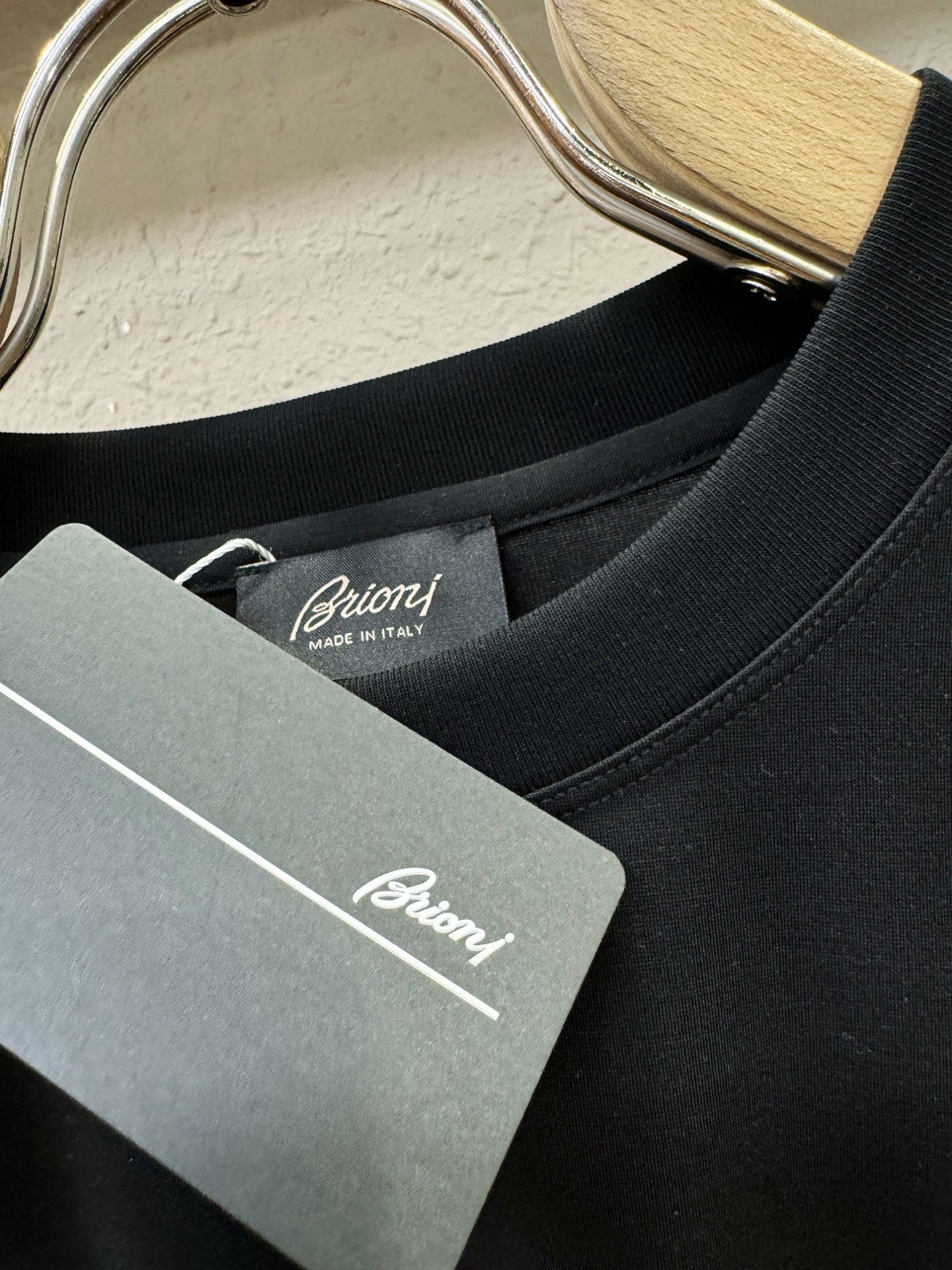 Brioni 布里奥尼 顶级品质 2026新品短袖！原版定制面料，手感柔软。顶级进口私货，时尚设计潮流短