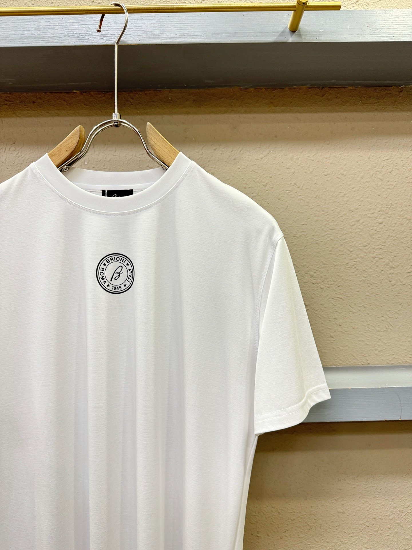 Brioni 布里奥尼 顶级品质 2026新品短袖！原版定制面料，手感柔软。顶级进口私货，时尚设计潮流短