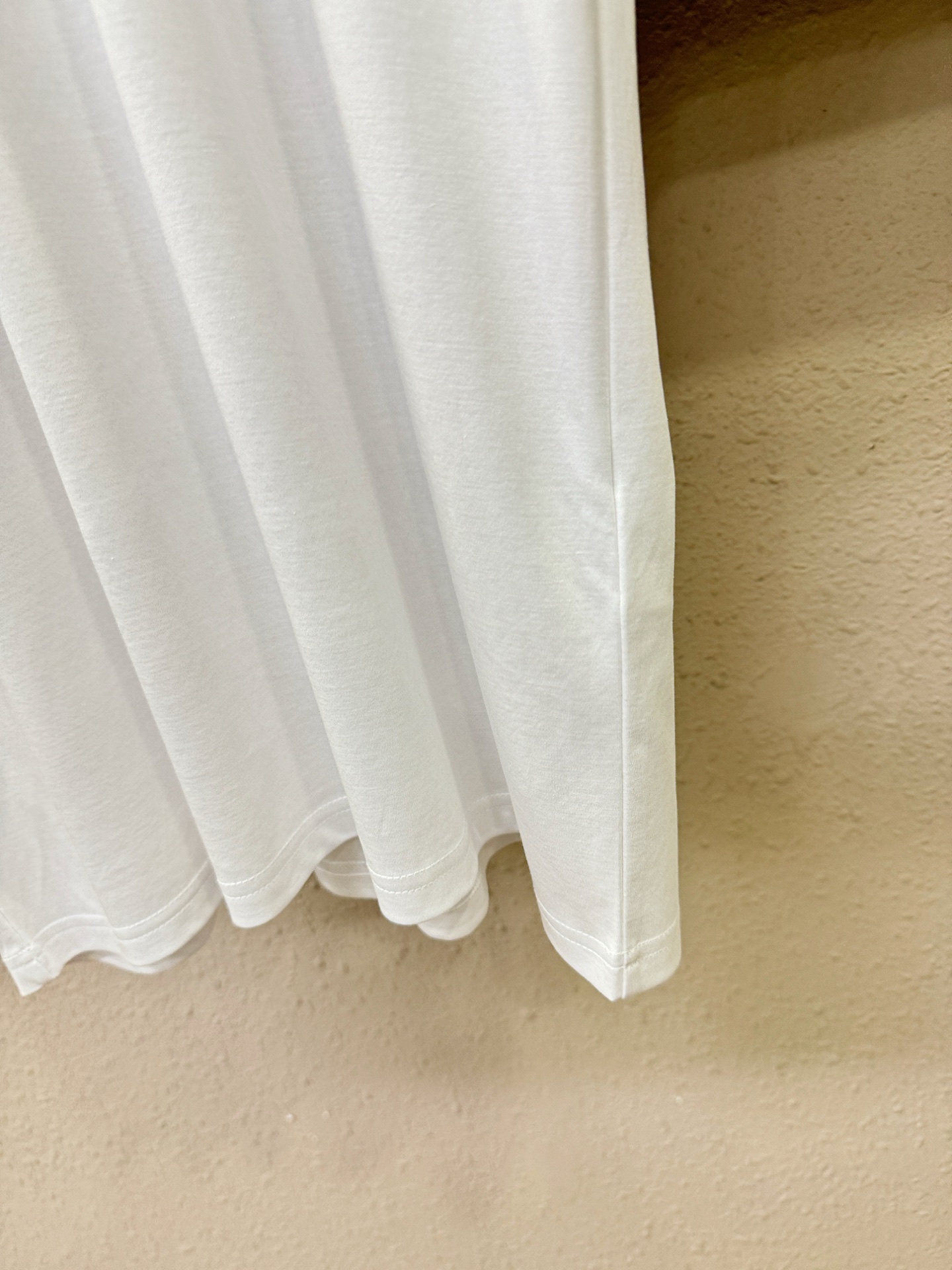 Brioni 布里奥尼 顶级品质 2026新品短袖！原版定制面料，手感柔软。顶级进口私货，时尚设计潮流短