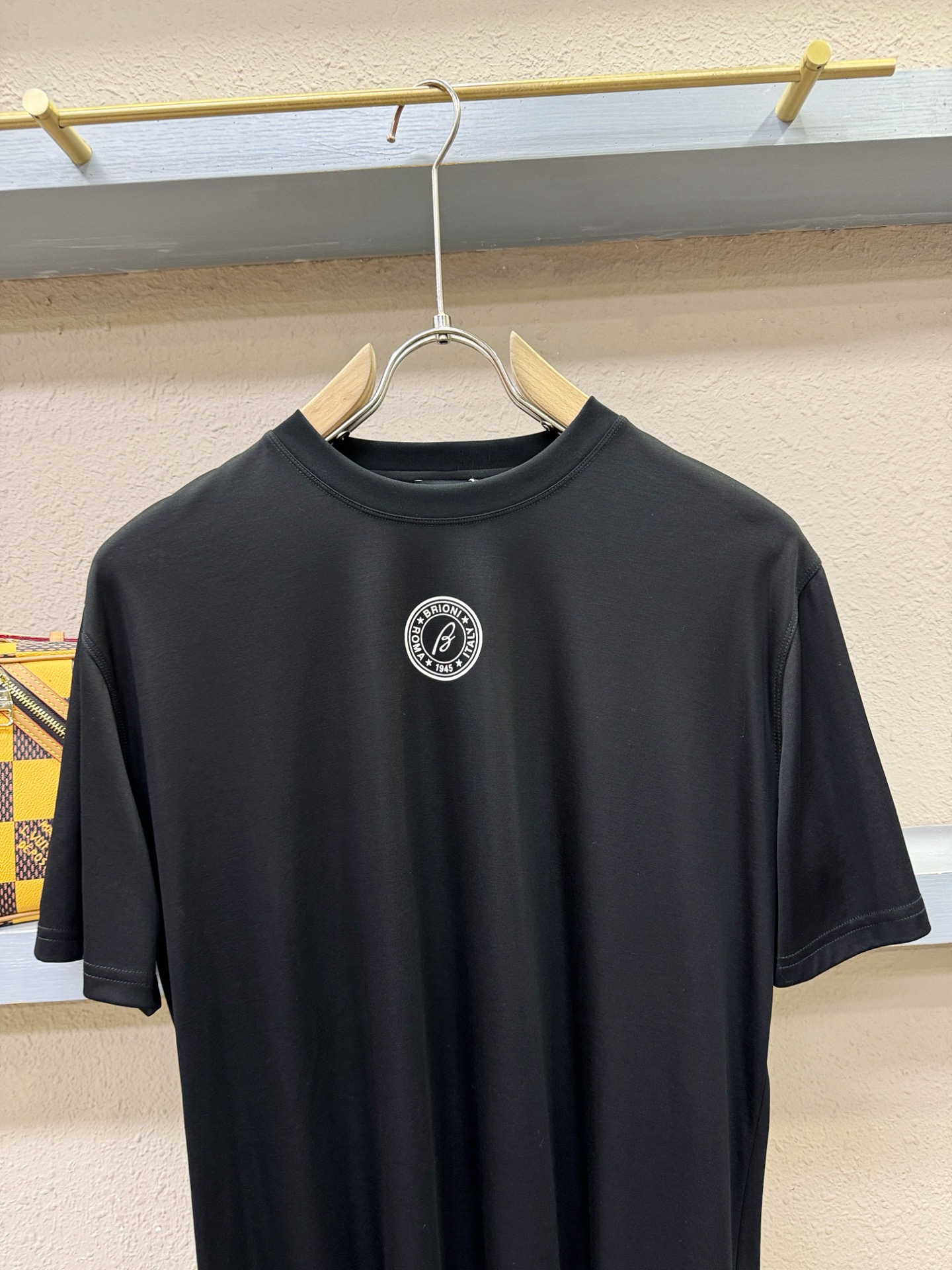 Brioni 布里奥尼 顶级品质 2026新品短袖！原版定制面料，手感柔软。顶级进口私货，时尚设计潮流短