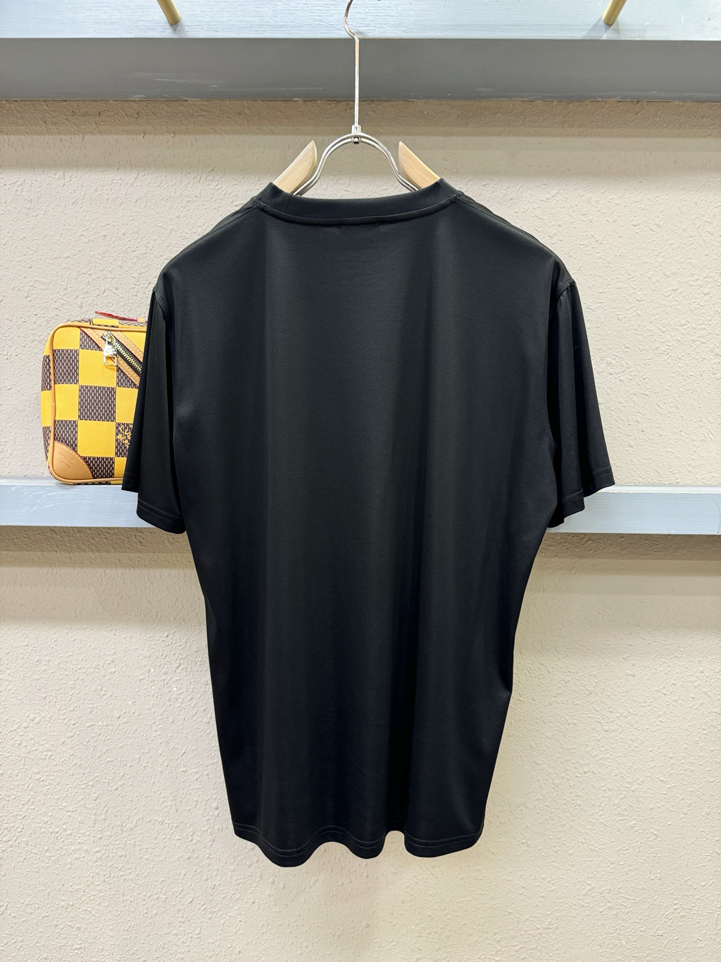 Brioni 布里奥尼 顶级品质 2026新品短袖！原版定制面料，手感柔软。顶级进口私货，时尚设计潮流短