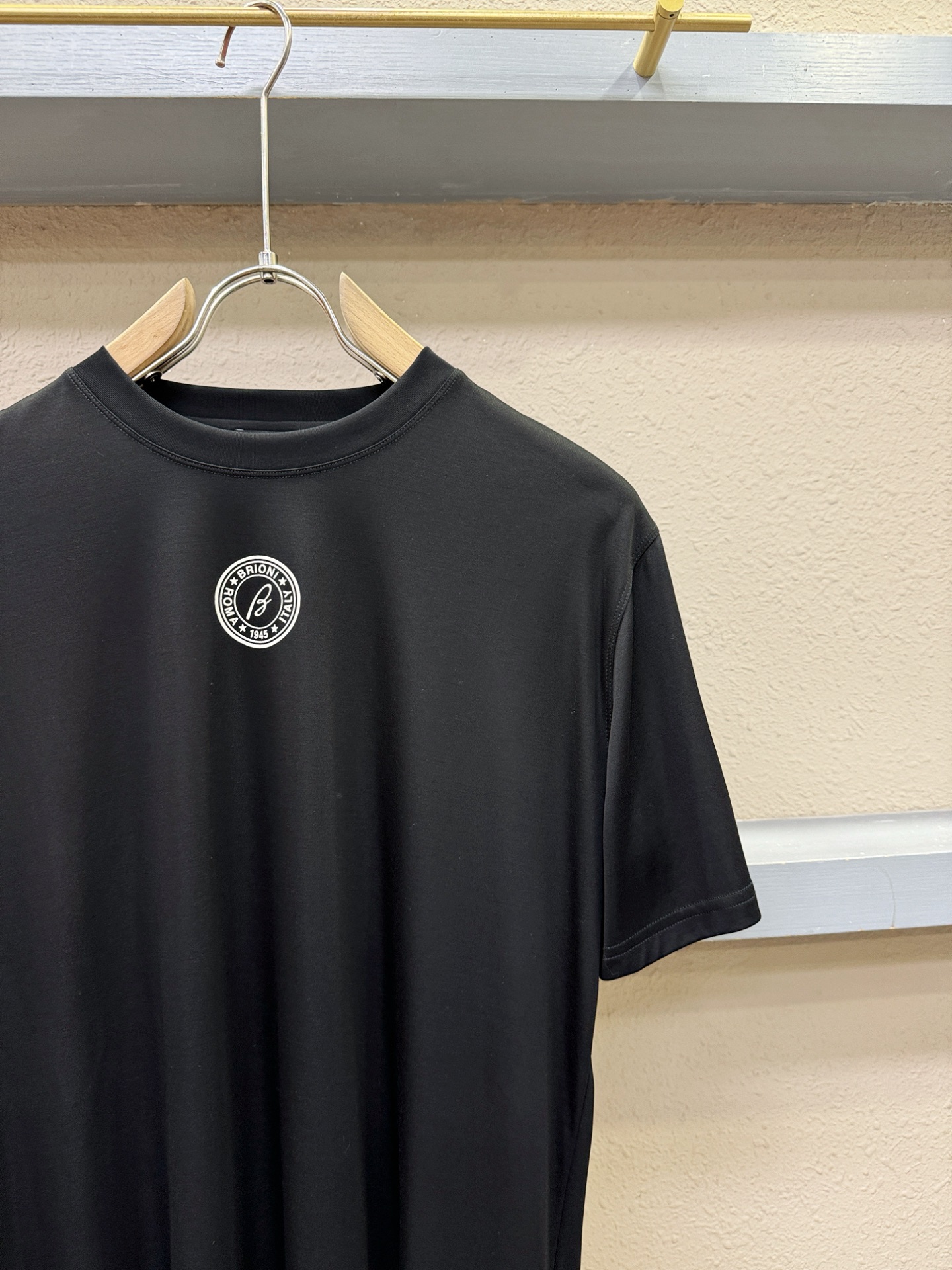 Brioni 布里奥尼 顶级品质 2026新品短袖！原版定制面料，手感柔软。顶级进口私货，时尚设计潮流短