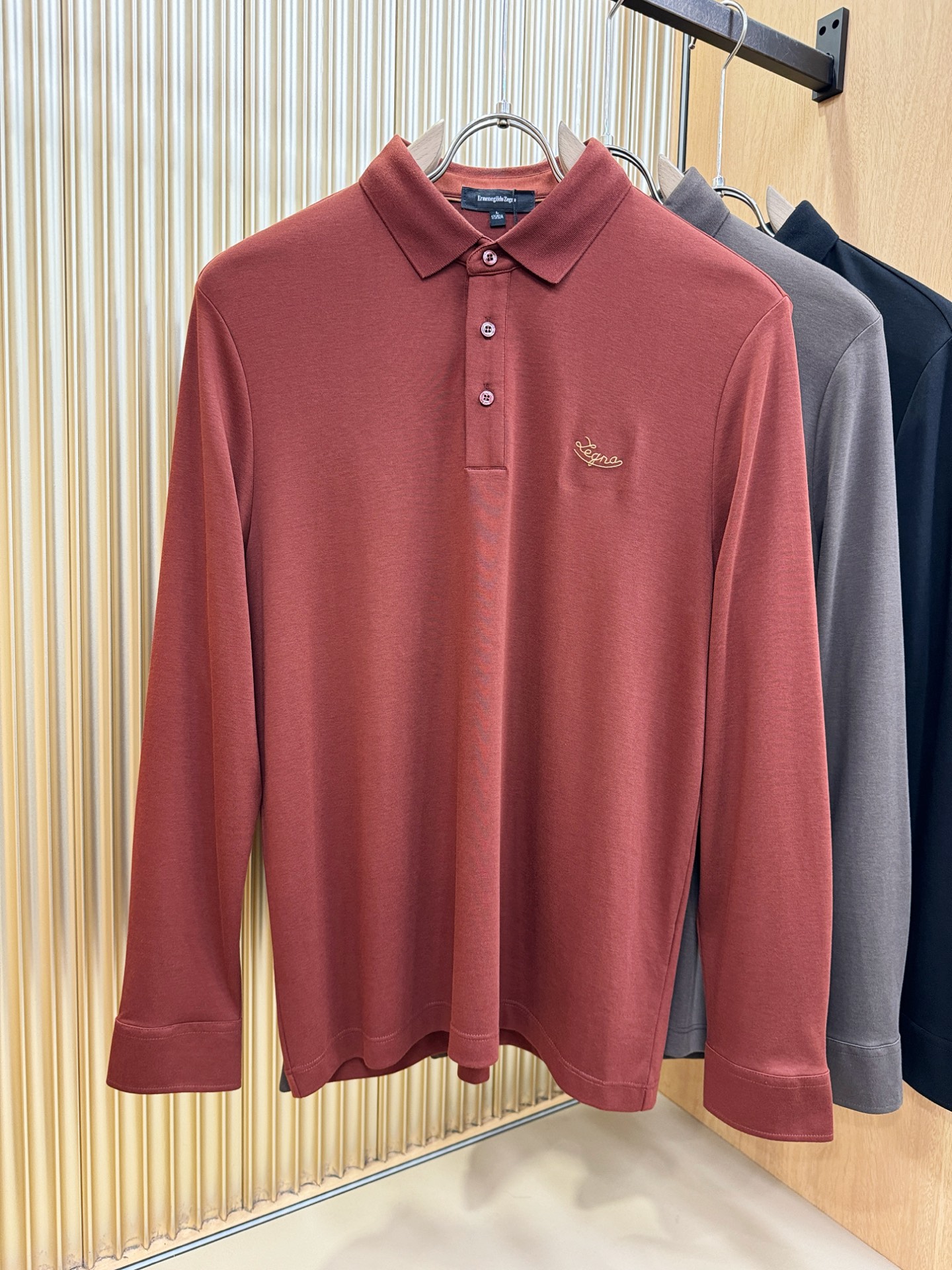 Loro Piana诺悠翩雅 新品 长袖翻领，经典Logo设计，百搭款 官网同步发售 定制面料，柔软细腻