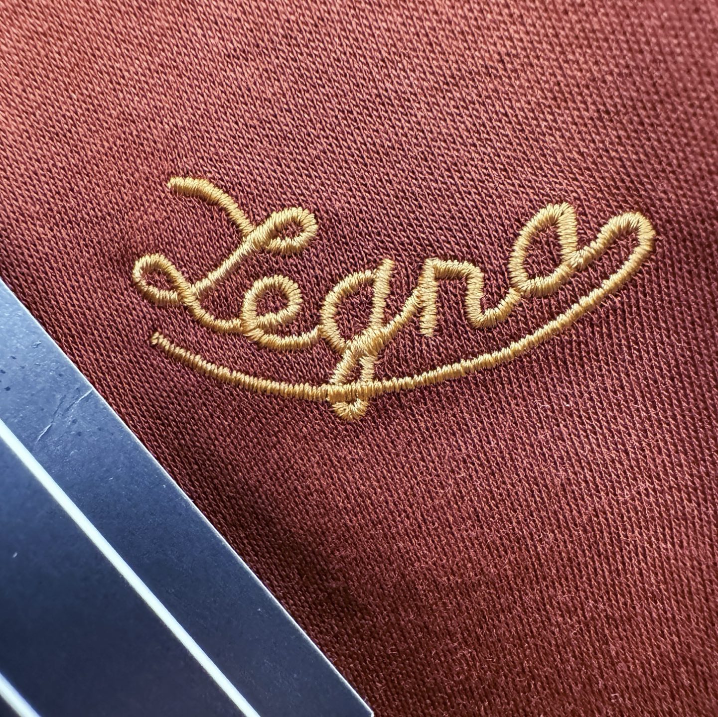 Loro Piana诺悠翩雅 新品 长袖翻领，经典Logo设计，百搭款 官网同步发售 定制面料，柔软细腻