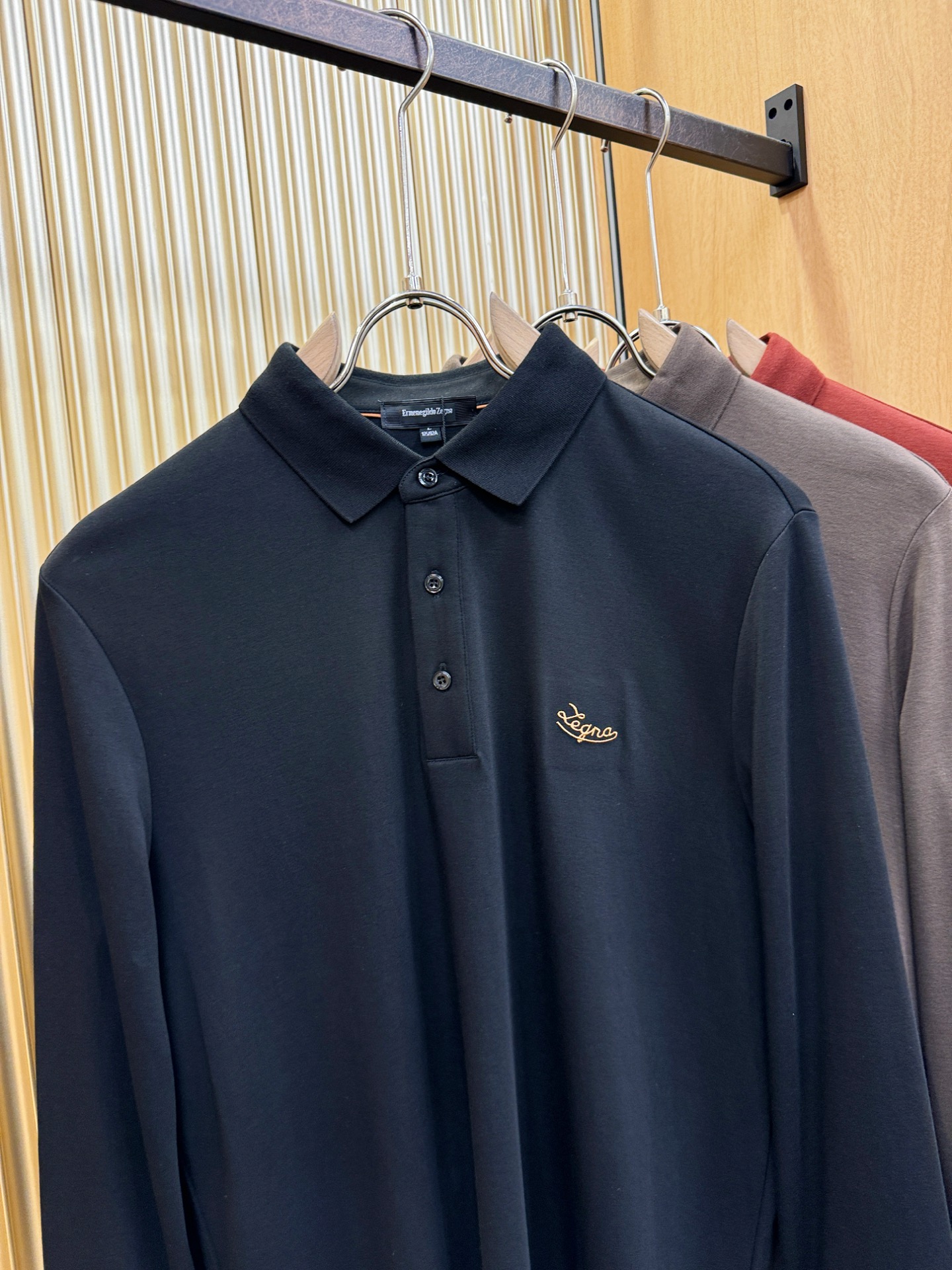 Loro Piana诺悠翩雅 新品 长袖翻领，经典Logo设计，百搭款 官网同步发售 定制面料，柔软细腻