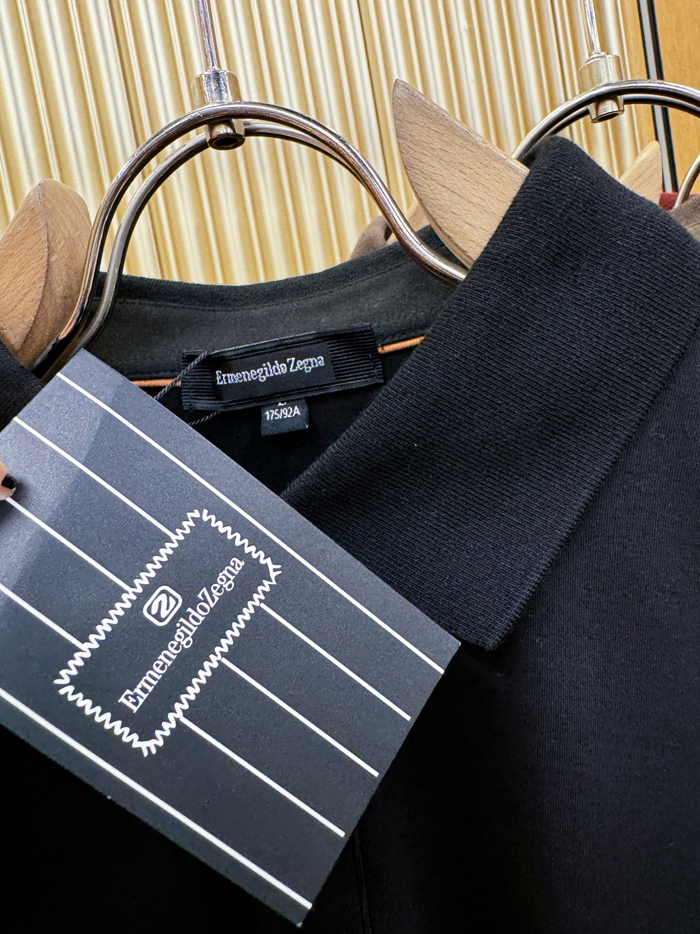 Loro Piana诺悠翩雅 新品 长袖翻领，经典Logo设计，百搭款 官网同步发售 定制面料，柔软细腻