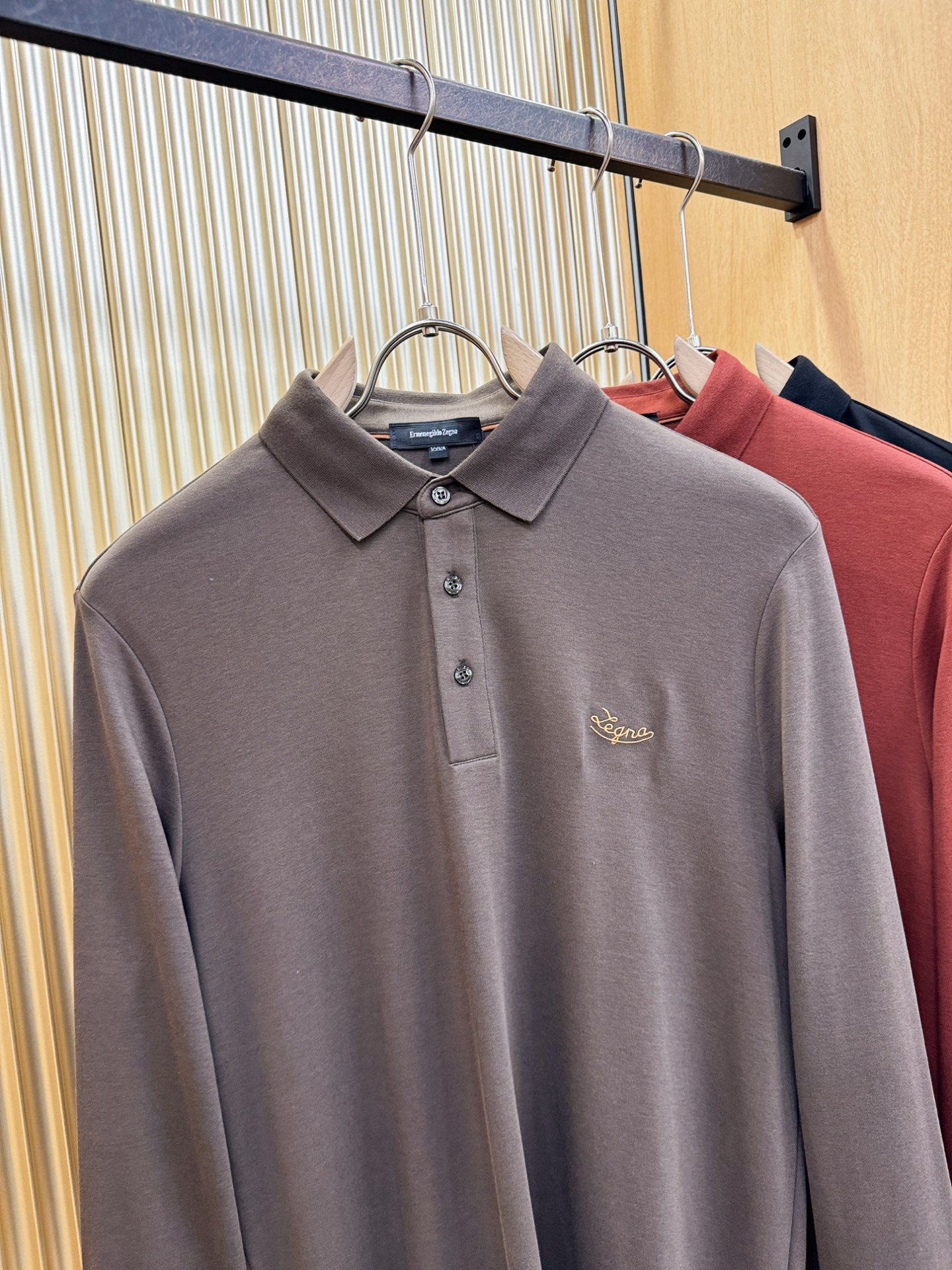 Loro Piana诺悠翩雅 新品 长袖翻领，经典Logo设计，百搭款 官网同步发售 定制面料，柔软细腻