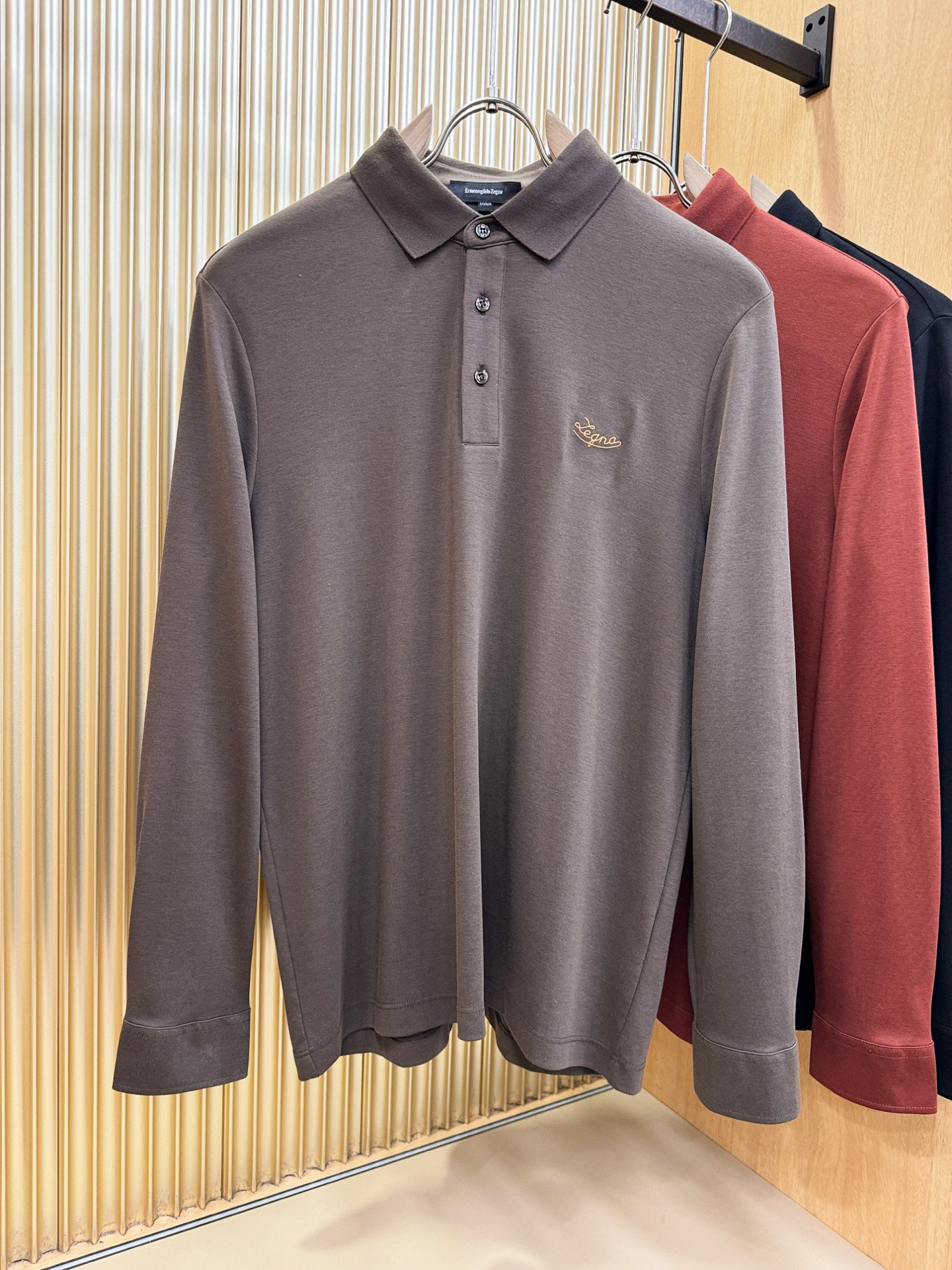 Loro Piana诺悠翩雅 新品 长袖翻领，经典Logo设计，百搭款 官网同步发售 定制面料，柔软细腻