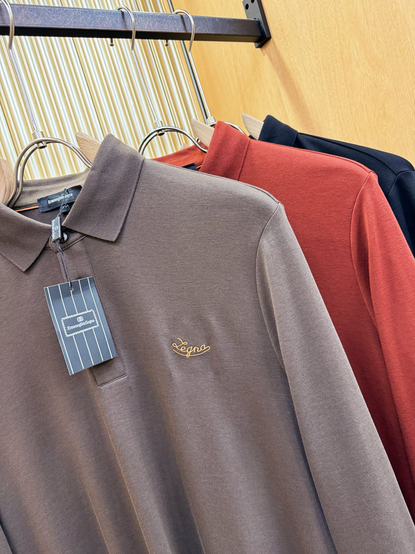 Loro Piana诺悠翩雅 新品 长袖翻领，经典Logo设计，百搭款 官网同步发售 定制面料，柔软细腻