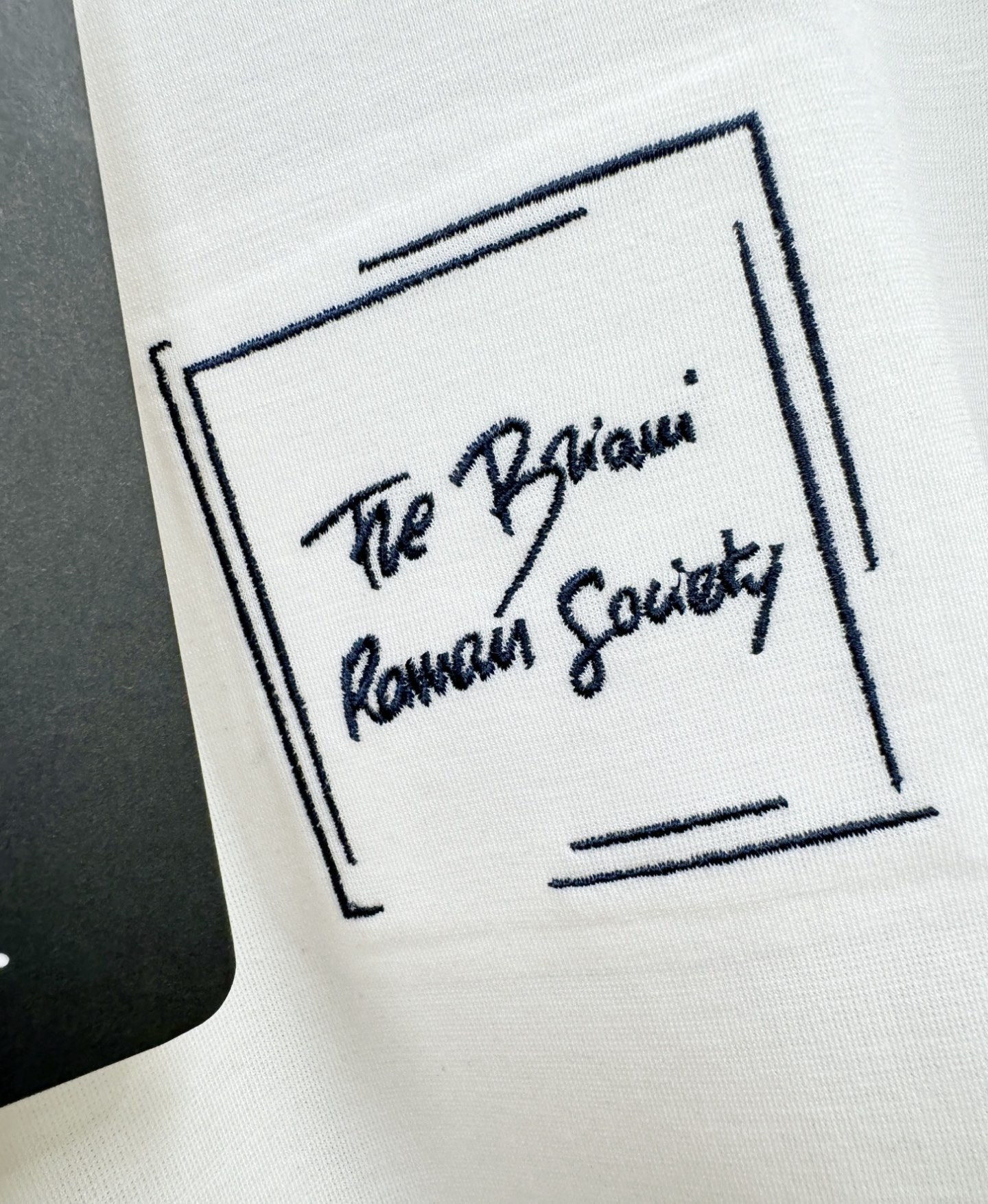 Brioni 布里奥尼 顶级品质 2026新品短袖！原版定制面料，手感柔软。顶级进口私货，时尚设计潮流短