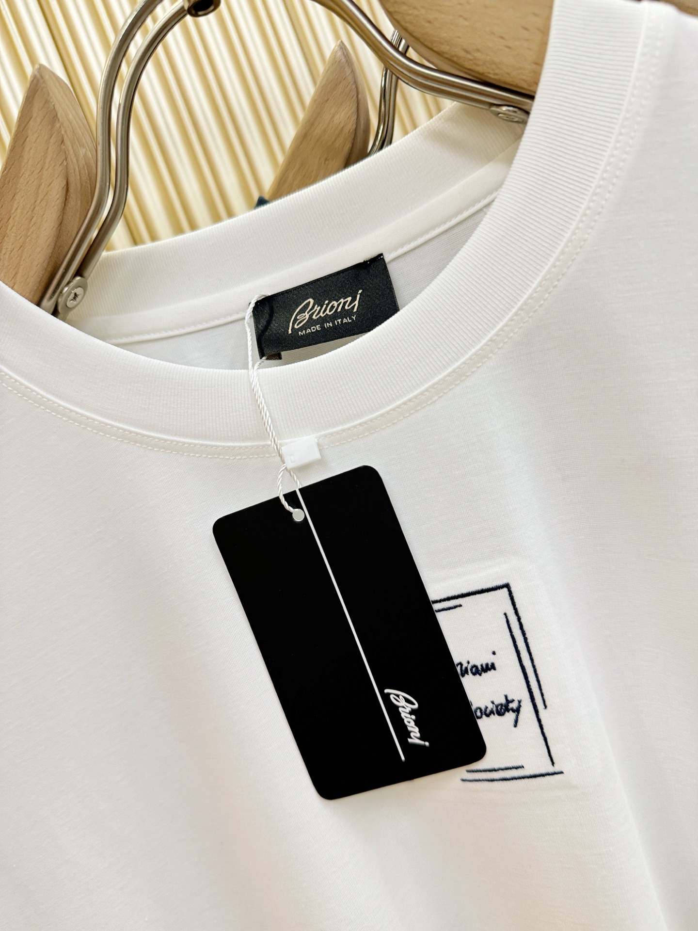 Brioni 布里奥尼 顶级品质 2026新品短袖！原版定制面料，手感柔软。顶级进口私货，时尚设计潮流短