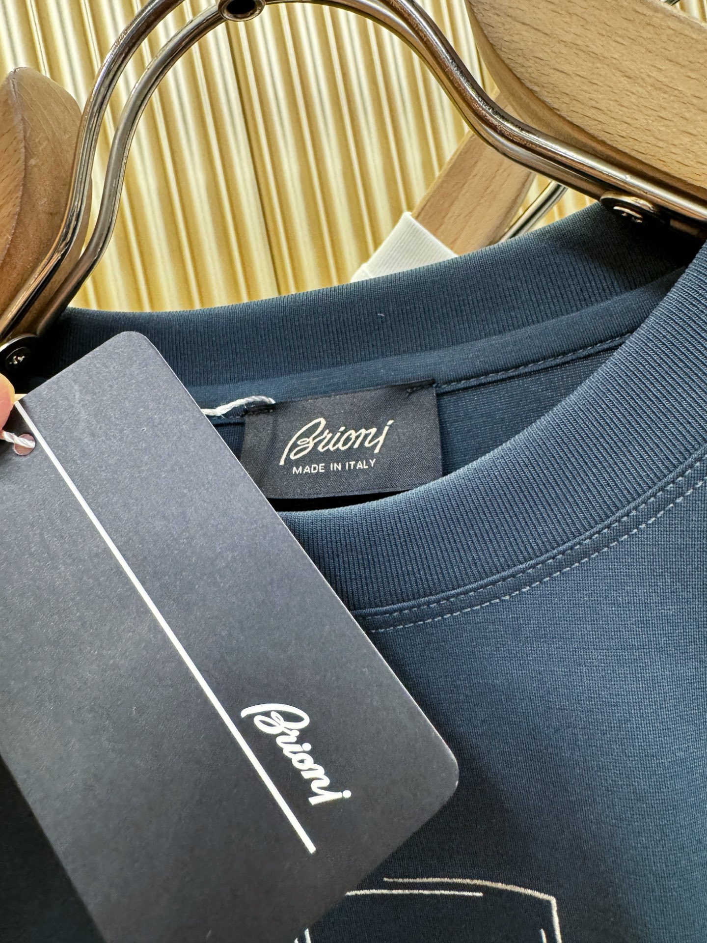 Brioni 布里奥尼 顶级品质 2026新品短袖！原版定制面料，手感柔软。顶级进口私货，时尚设计潮流短