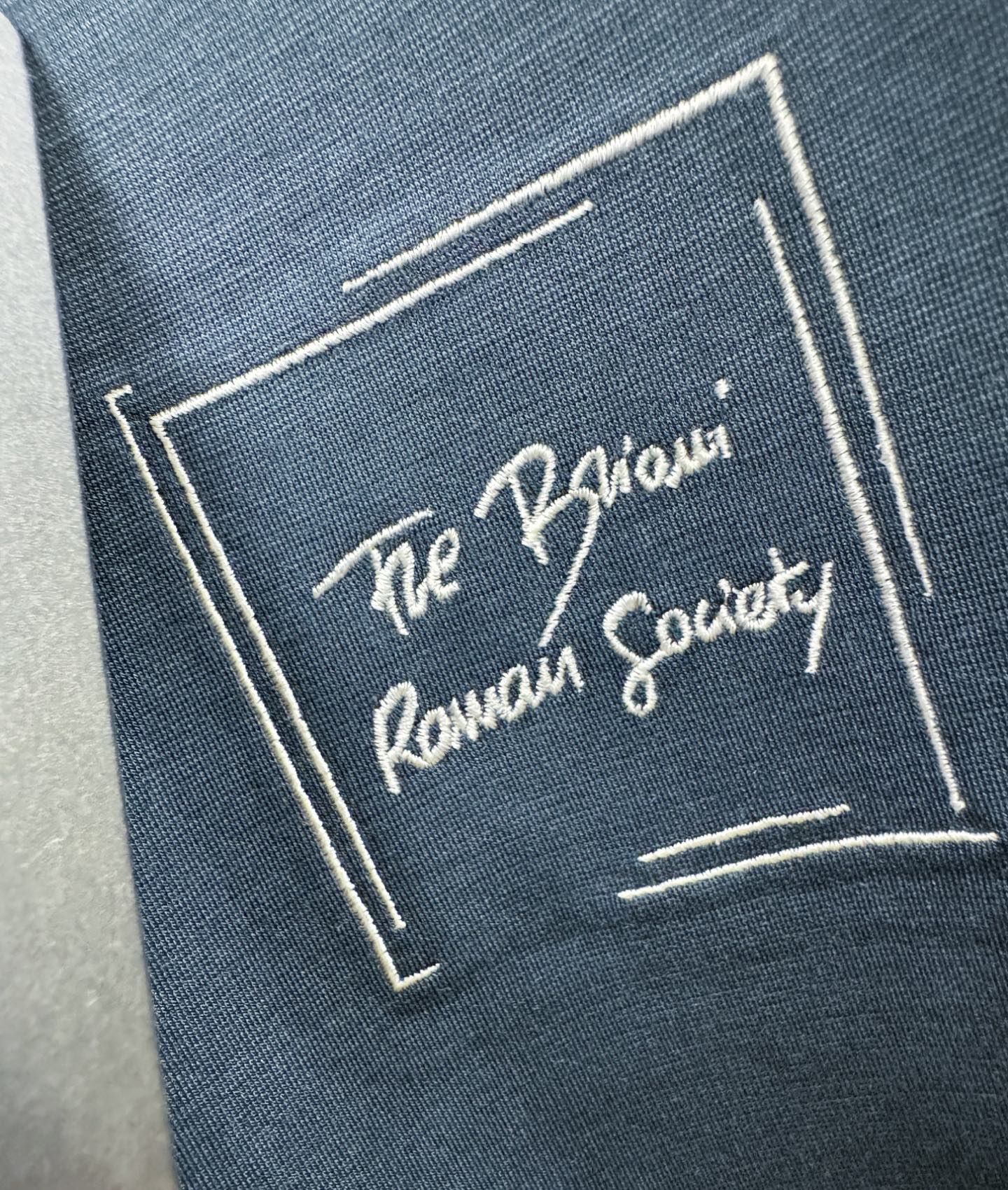 Brioni 布里奥尼 顶级品质 2026新品短袖！原版定制面料，手感柔软。顶级进口私货，时尚设计潮流短