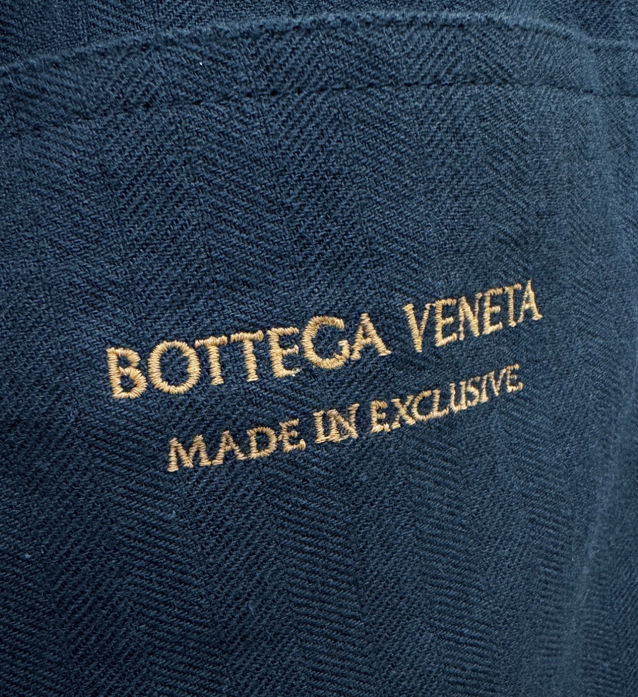 套装 葆蝶家Bottega Veneta 2026专柜同款亚麻套装，100%亚麻面料，亚麻衬衫就足够腔调