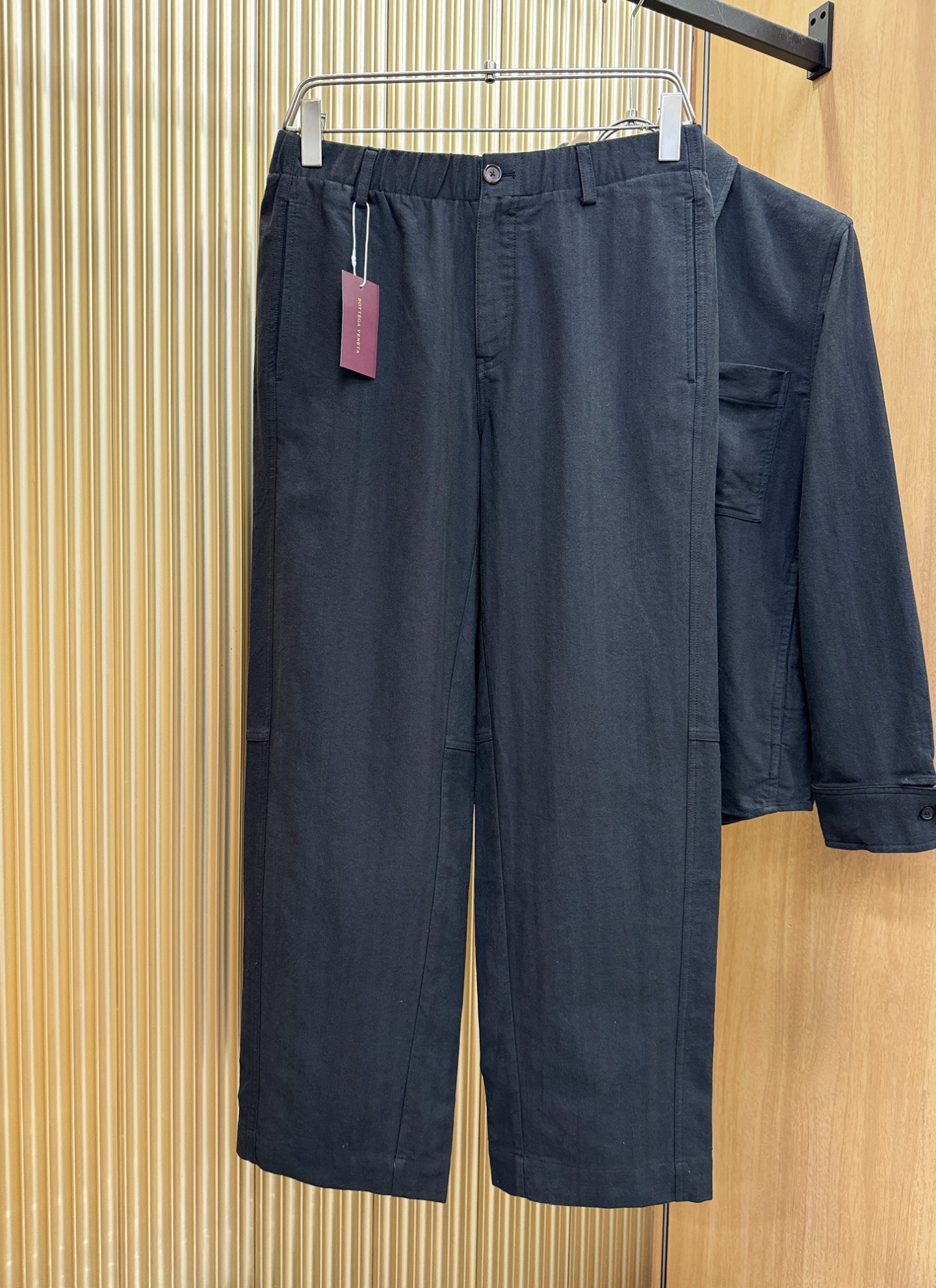 套装 葆蝶家Bottega Veneta 2026专柜同款亚麻套装，100%亚麻面料，亚麻衬衫就足够腔调