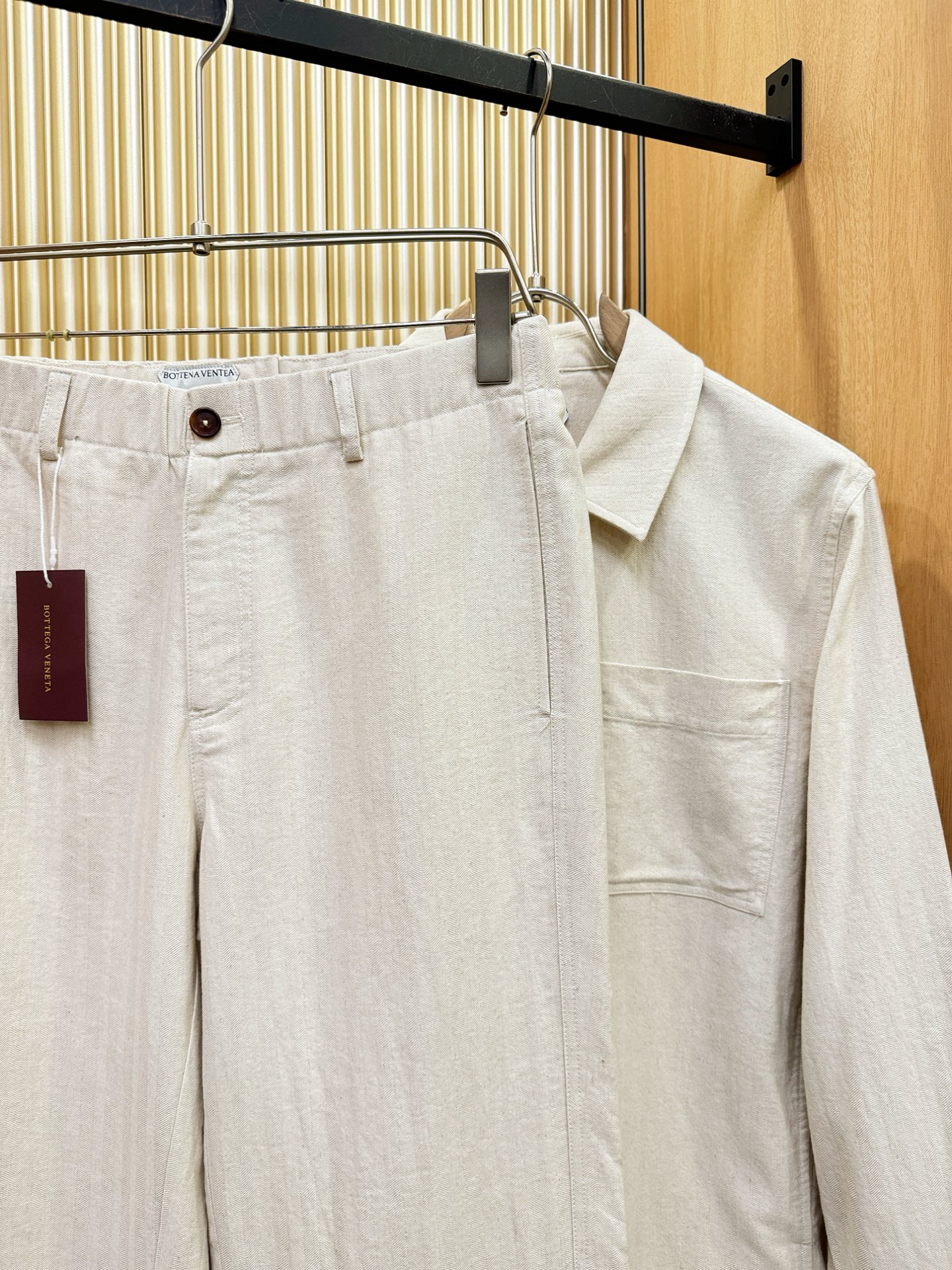 套装 葆蝶家Bottega Veneta 2026专柜同款亚麻套装，100%亚麻面料，亚麻衬衫就足够腔调