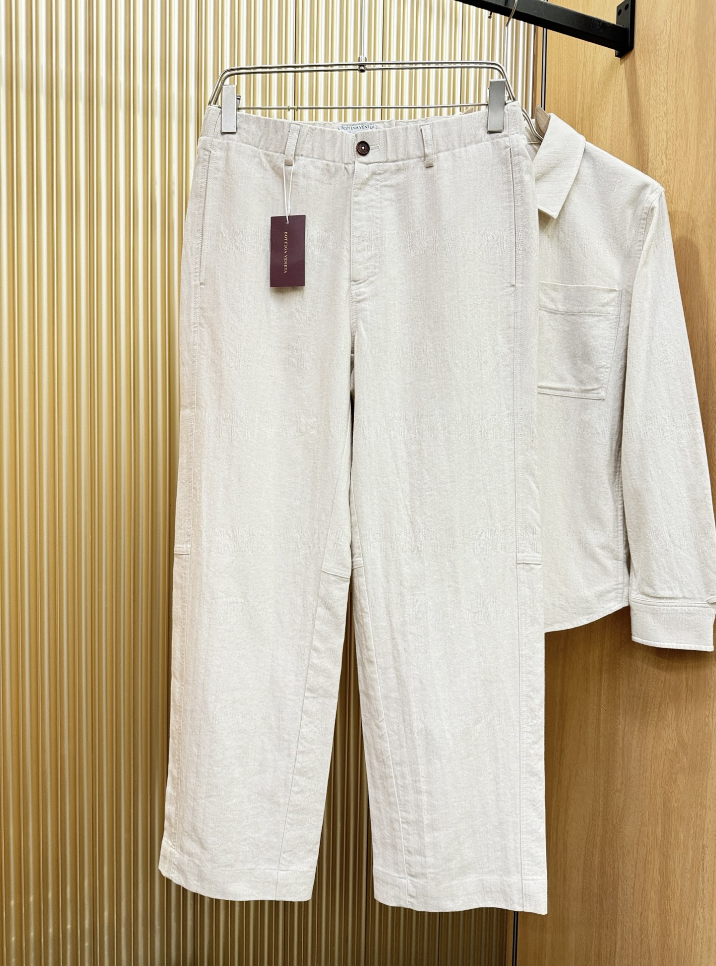 套装 葆蝶家Bottega Veneta 2026专柜同款亚麻套装，100%亚麻面料，亚麻衬衫就足够腔调