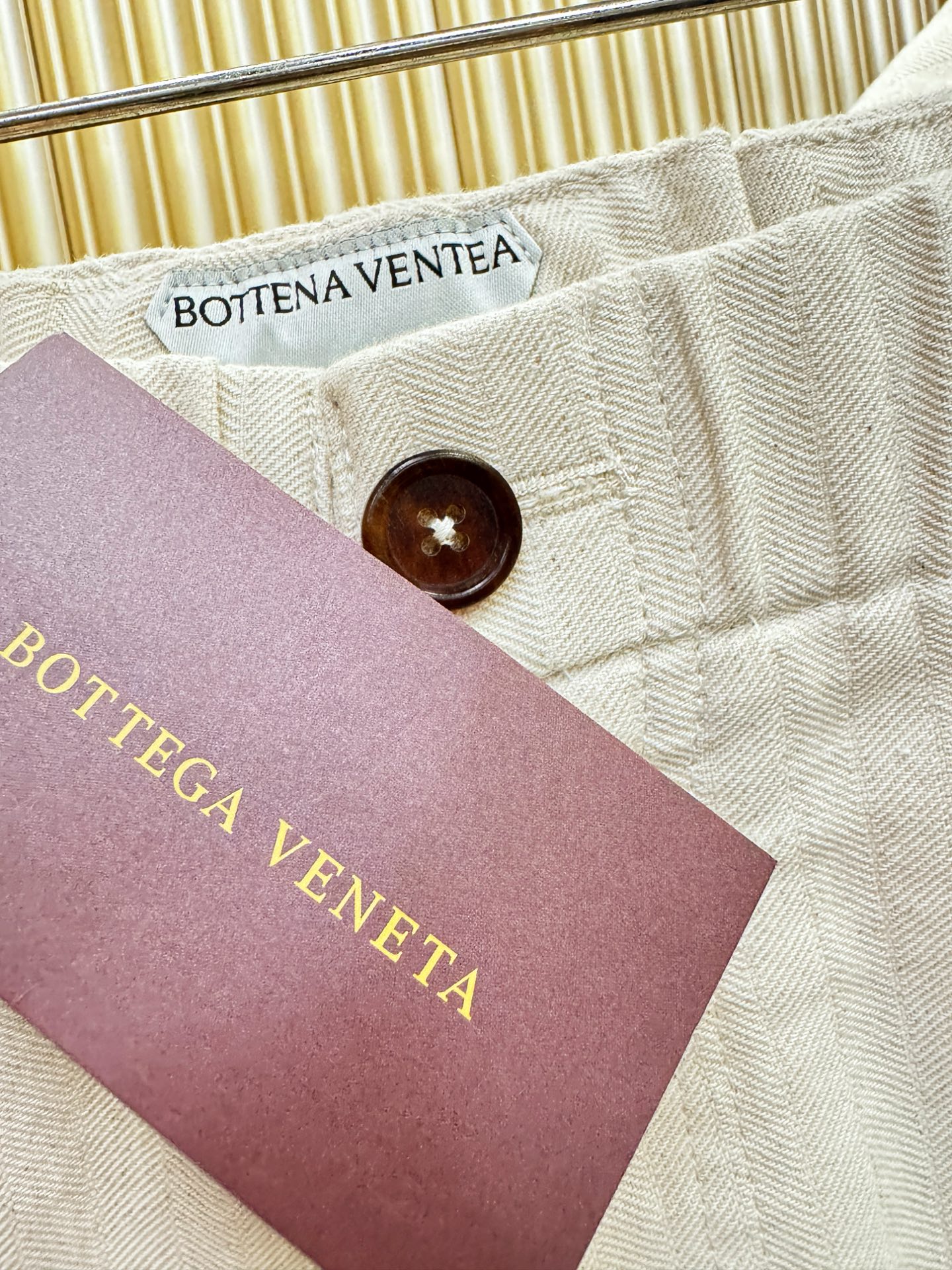 套装 葆蝶家Bottega Veneta 2026专柜同款亚麻套装，100%亚麻面料，亚麻衬衫就足够腔调