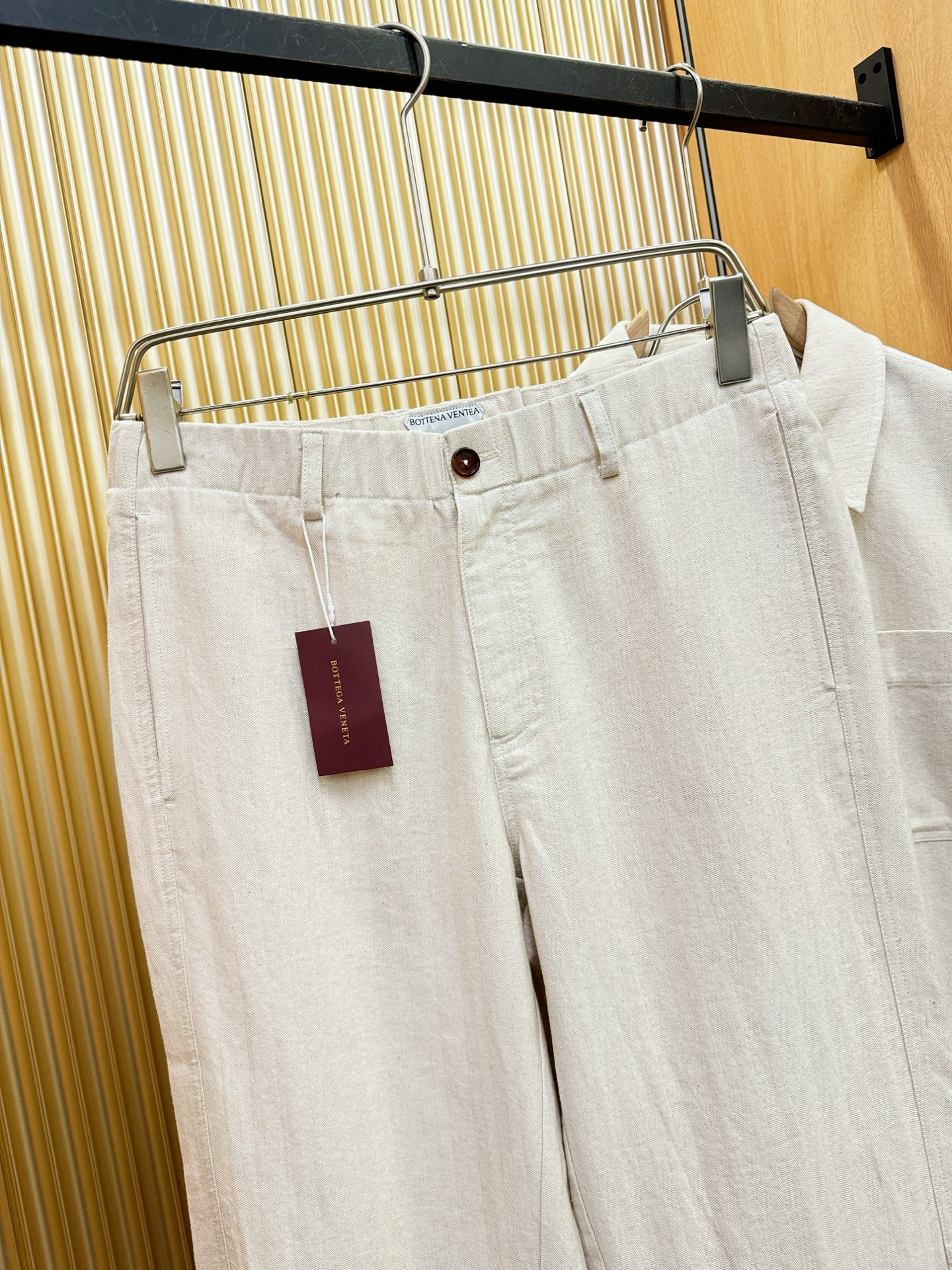 套装 葆蝶家Bottega Veneta 2026专柜同款亚麻套装，100%亚麻面料，亚麻衬衫就足够腔调