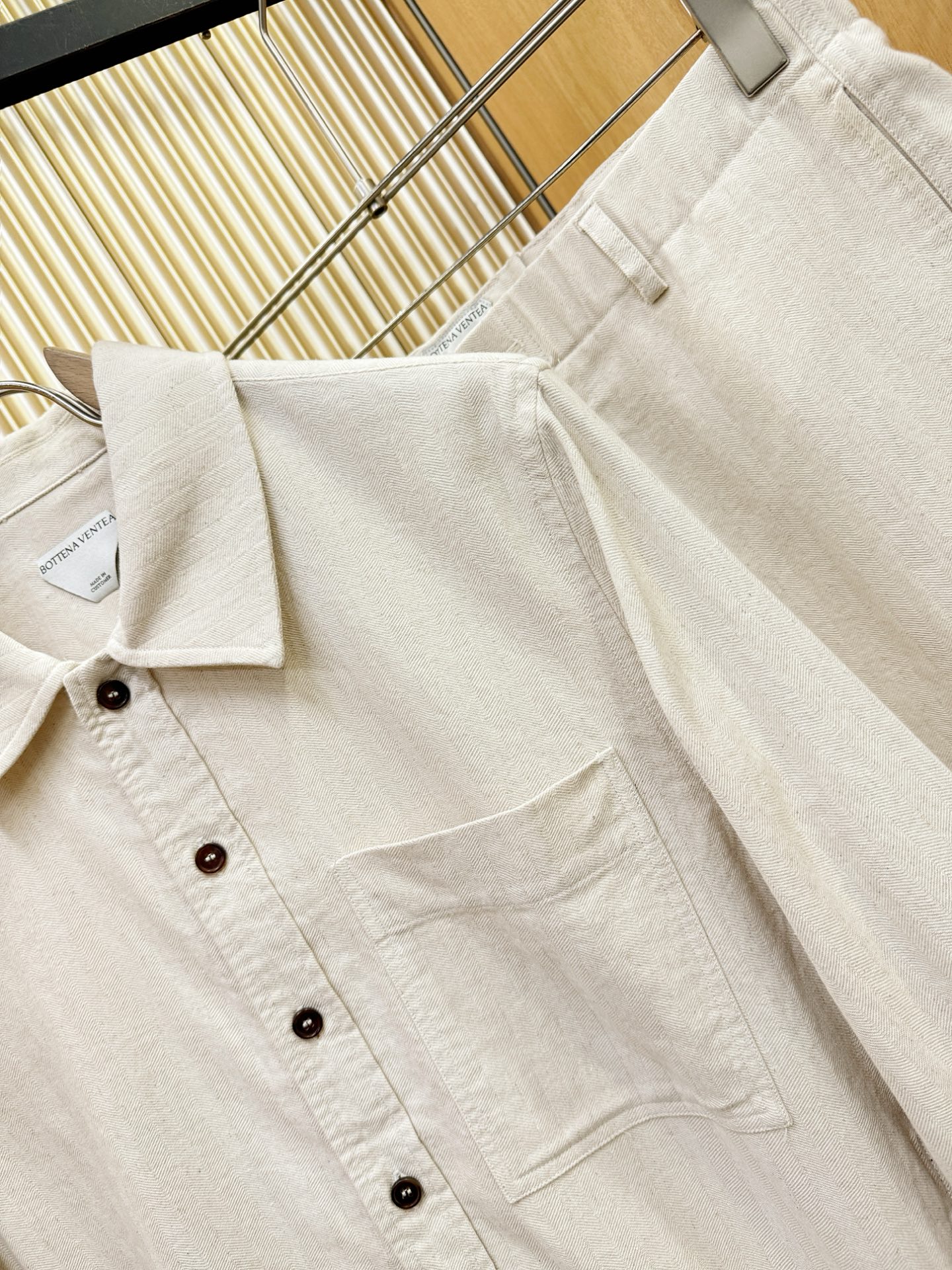 套装 葆蝶家Bottega Veneta 2026专柜同款亚麻套装，100%亚麻面料，亚麻衬衫就足够腔调