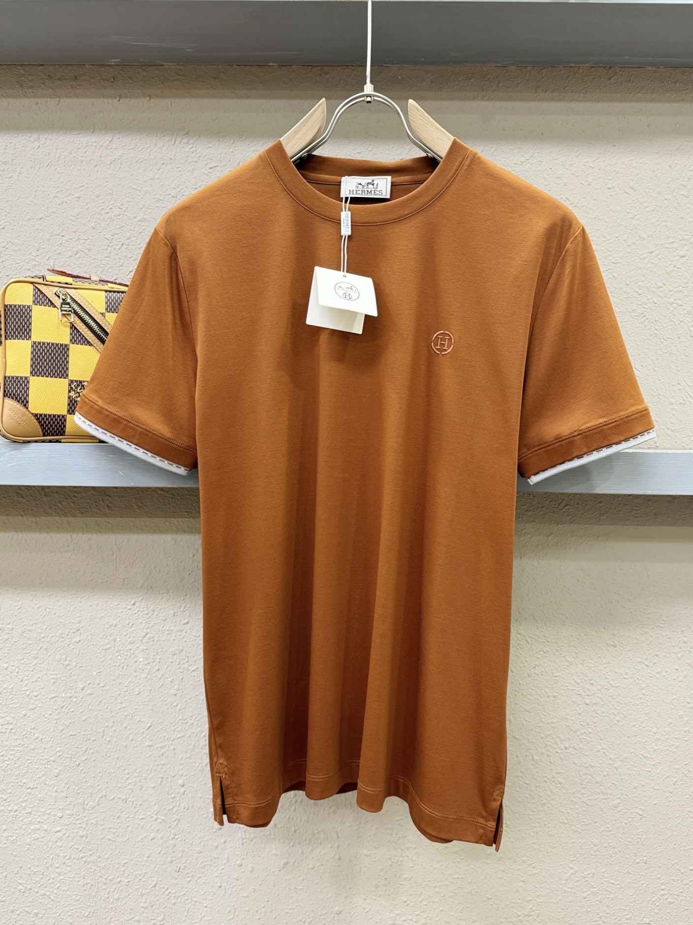 Hermès爱马仕 2026新款短袖T恤！走秀图案时尚休闲短袖T恤衫！设计logo设计！极具设计精选客供