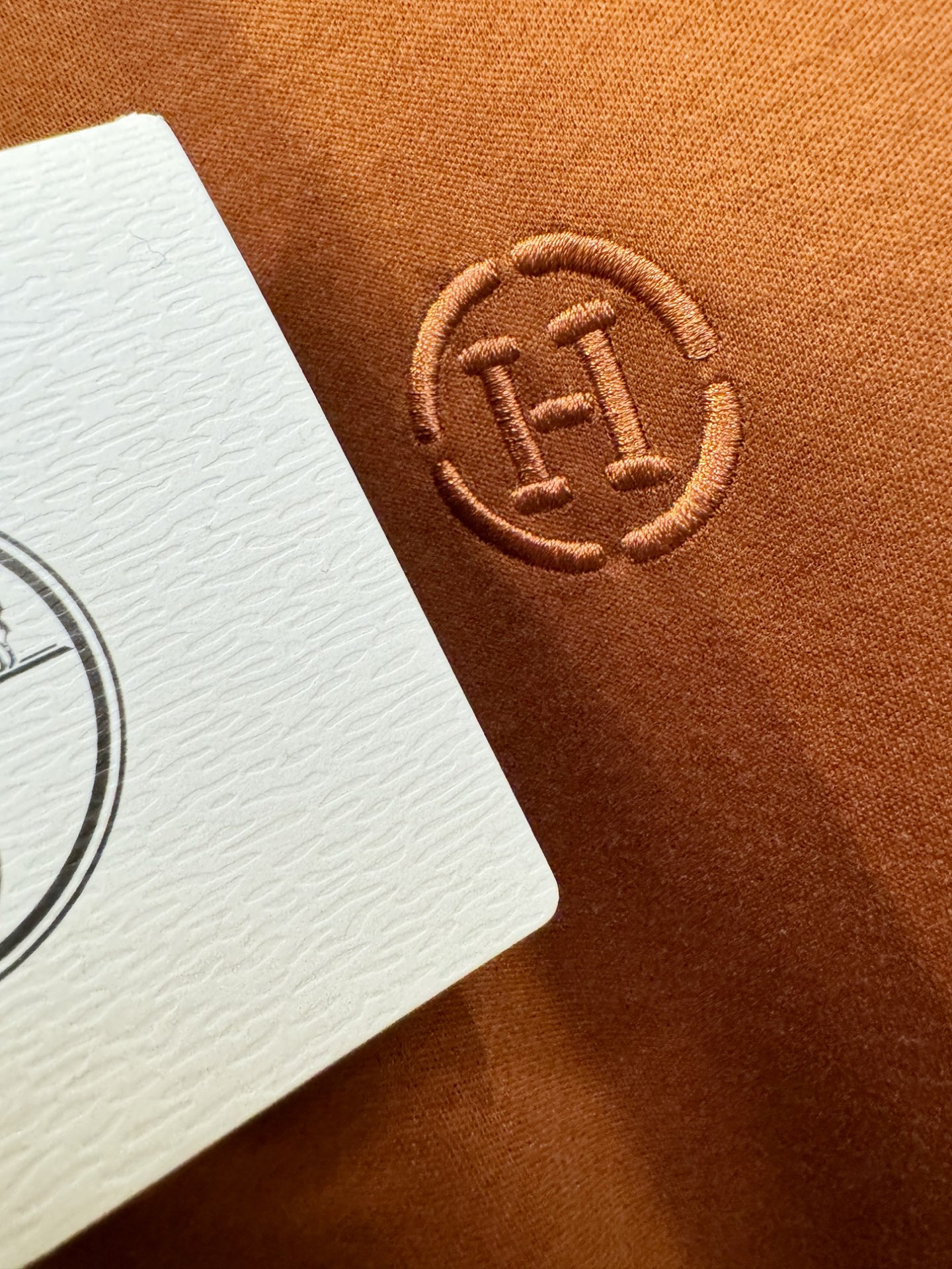 Hermès爱马仕 2026新款短袖T恤！走秀图案时尚休闲短袖T恤衫！设计logo设计！极具设计精选客供