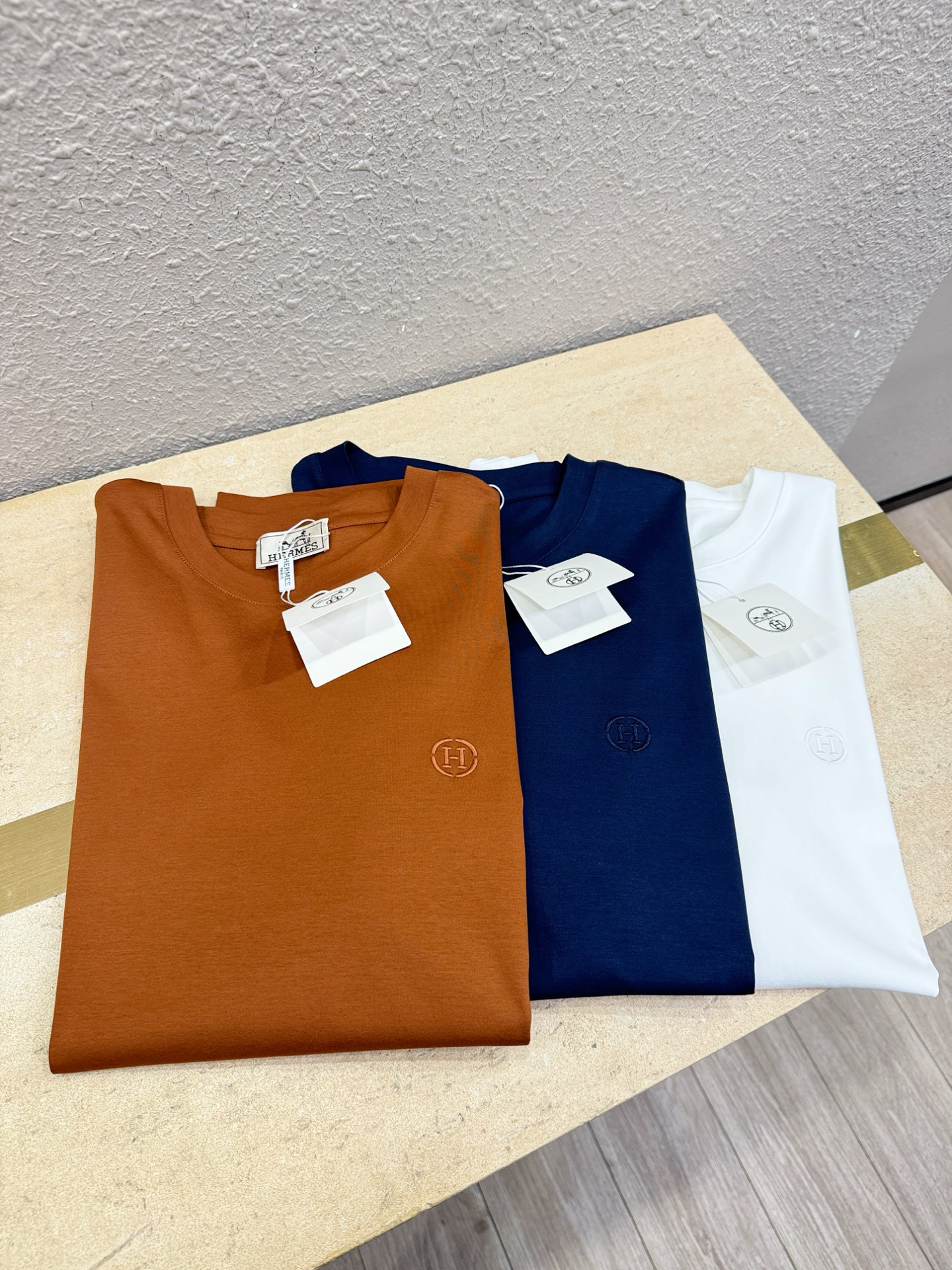 Hermès爱马仕 2026新款短袖T恤！走秀图案时尚休闲短袖T恤衫！设计logo设计！极具设计精选客供