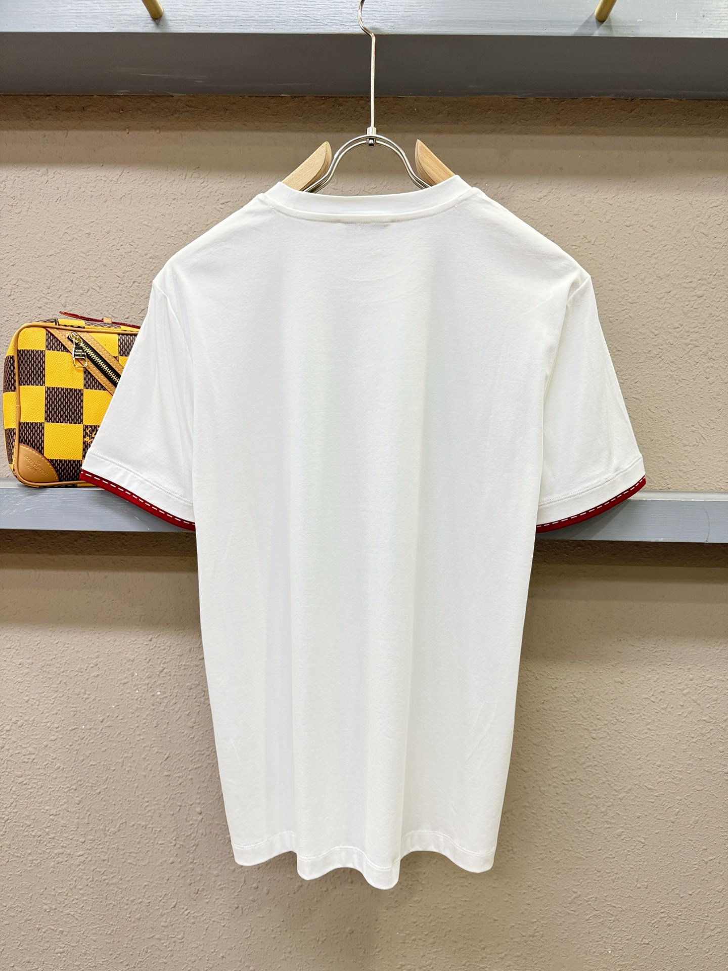 Hermès爱马仕 2026新款短袖T恤！走秀图案时尚休闲短袖T恤衫！设计logo设计！极具设计精选客供