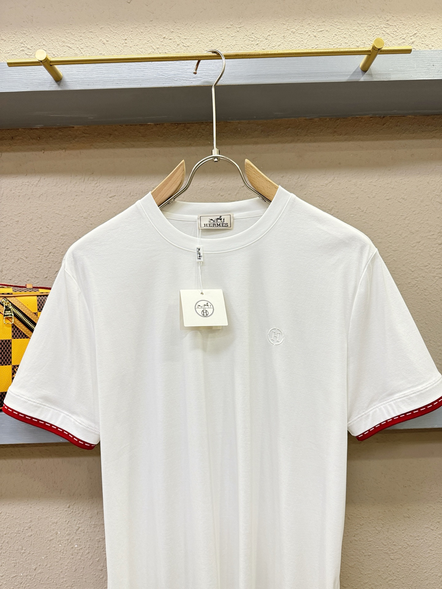 Hermès爱马仕 2026新款短袖T恤！走秀图案时尚休闲短袖T恤衫！设计logo设计！极具设计精选客供