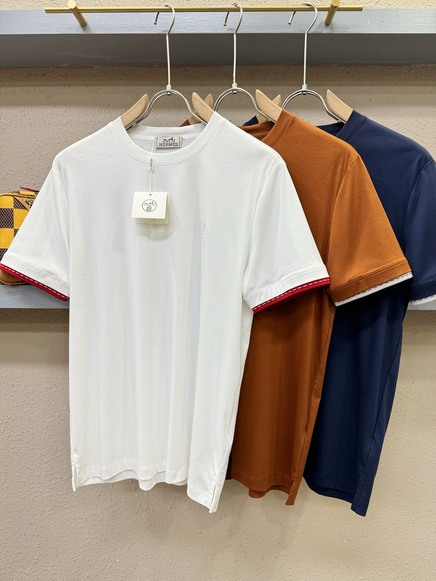 Hermès爱马仕 2026新款短袖T恤！走秀图案时尚休闲短袖T恤衫！设计logo设计！极具设计精选客供