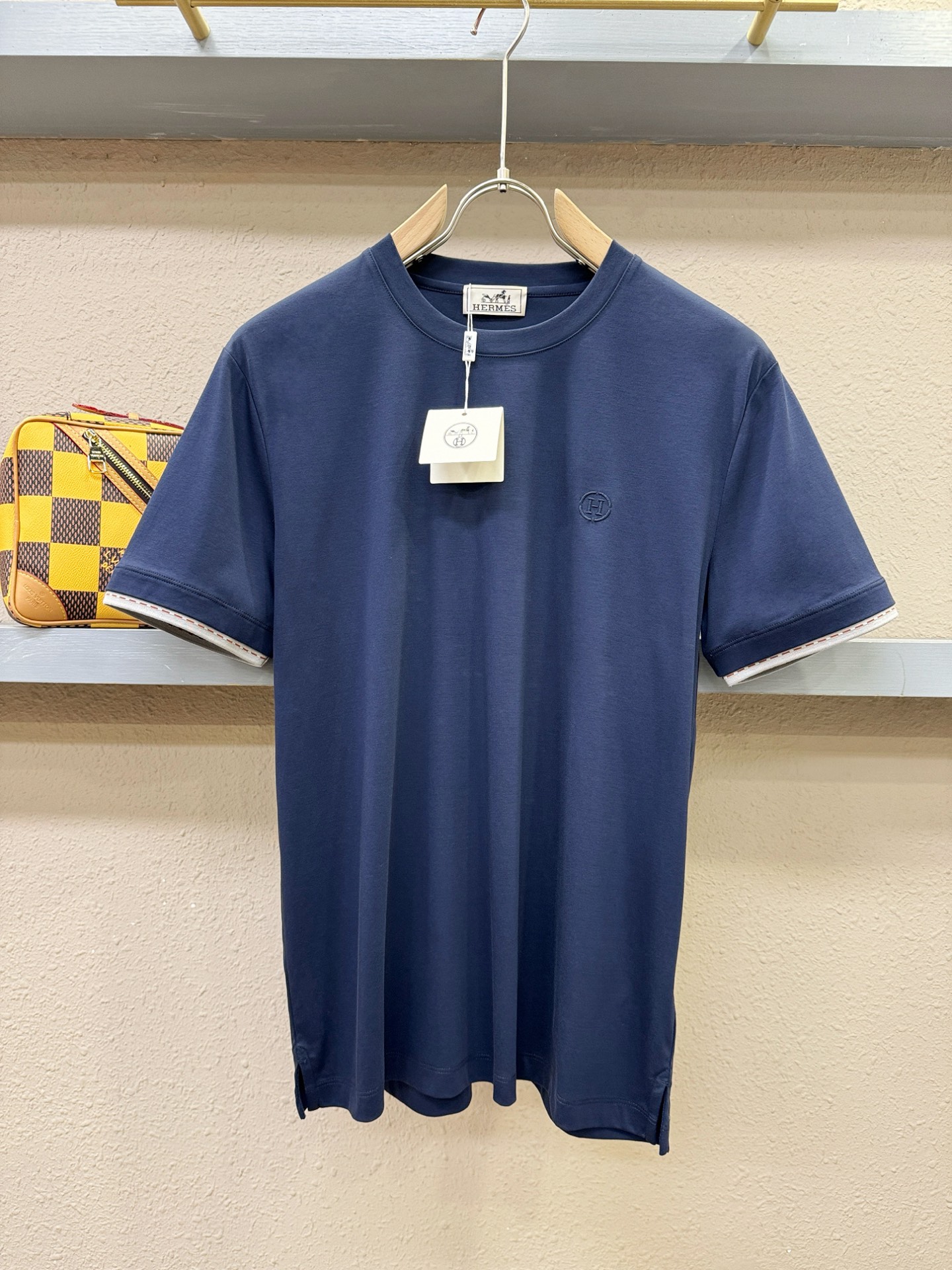 Hermès爱马仕 2026新款短袖T恤！走秀图案时尚休闲短袖T恤衫！设计logo设计！极具设计精选客供