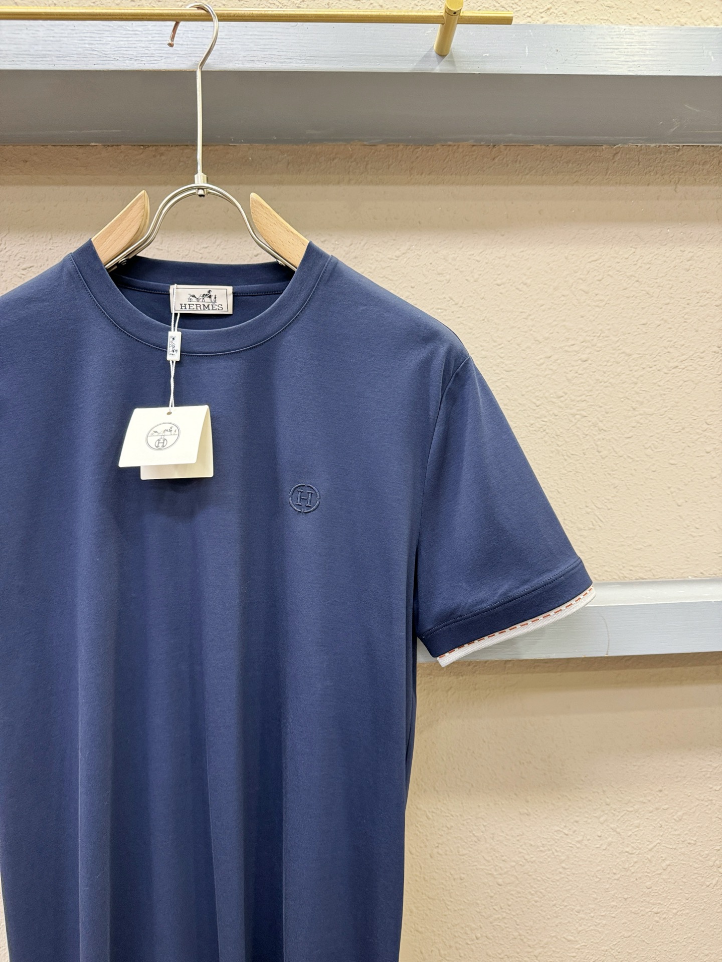 Hermès爱马仕 2026新款短袖T恤！走秀图案时尚休闲短袖T恤衫！设计logo设计！极具设计精选客供