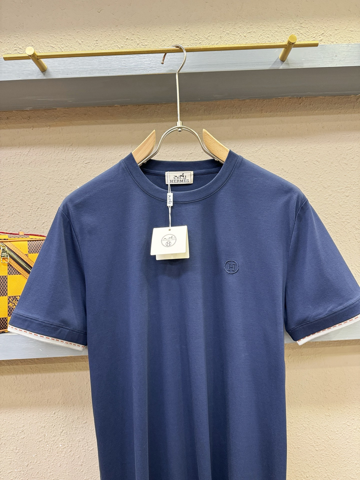 Hermès爱马仕 2026新款短袖T恤！走秀图案时尚休闲短袖T恤衫！设计logo设计！极具设计精选客供