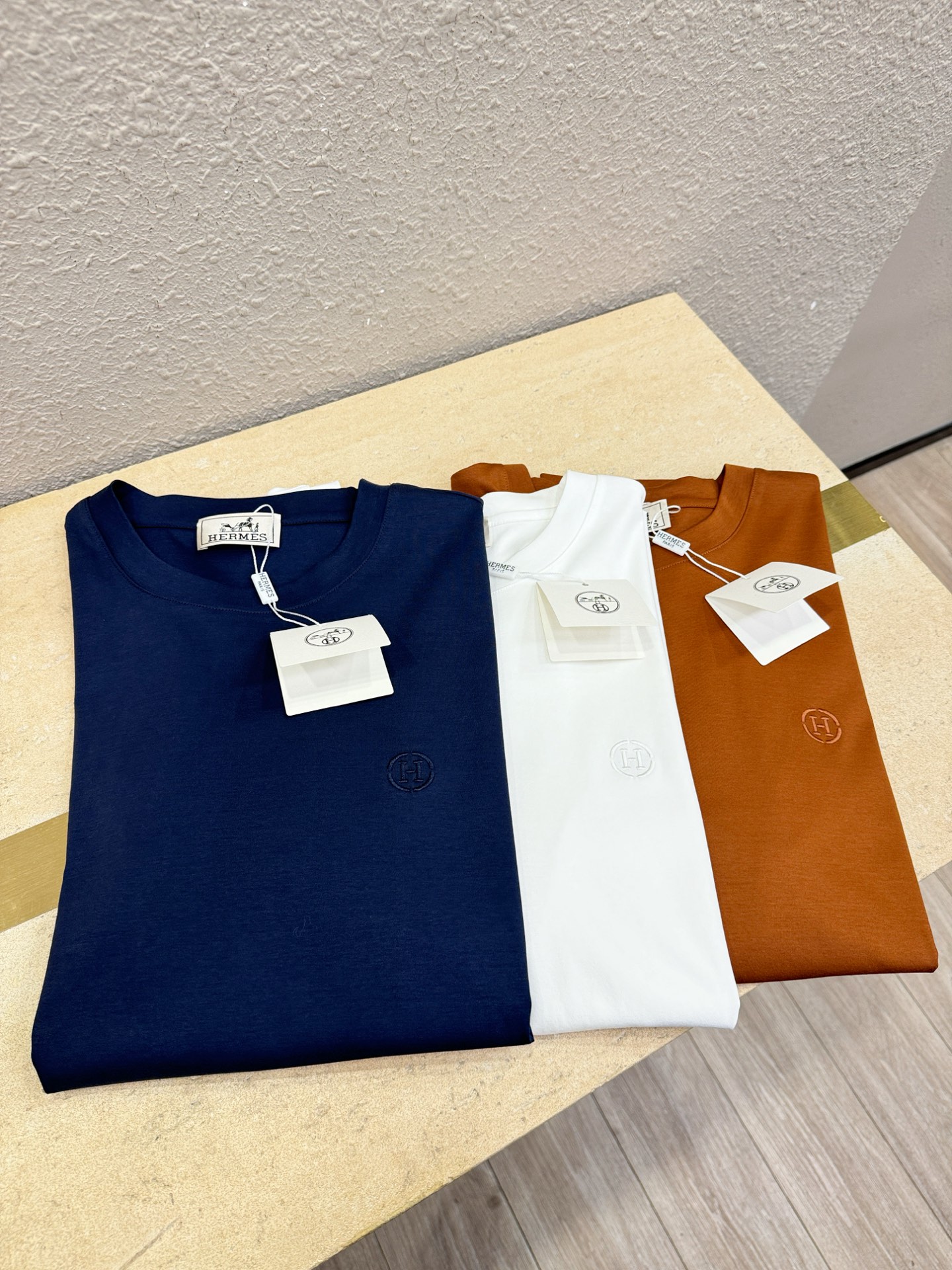Hermès爱马仕 2026新款短袖T恤！走秀图案时尚休闲短袖T恤衫！设计logo设计！极具设计精选客供