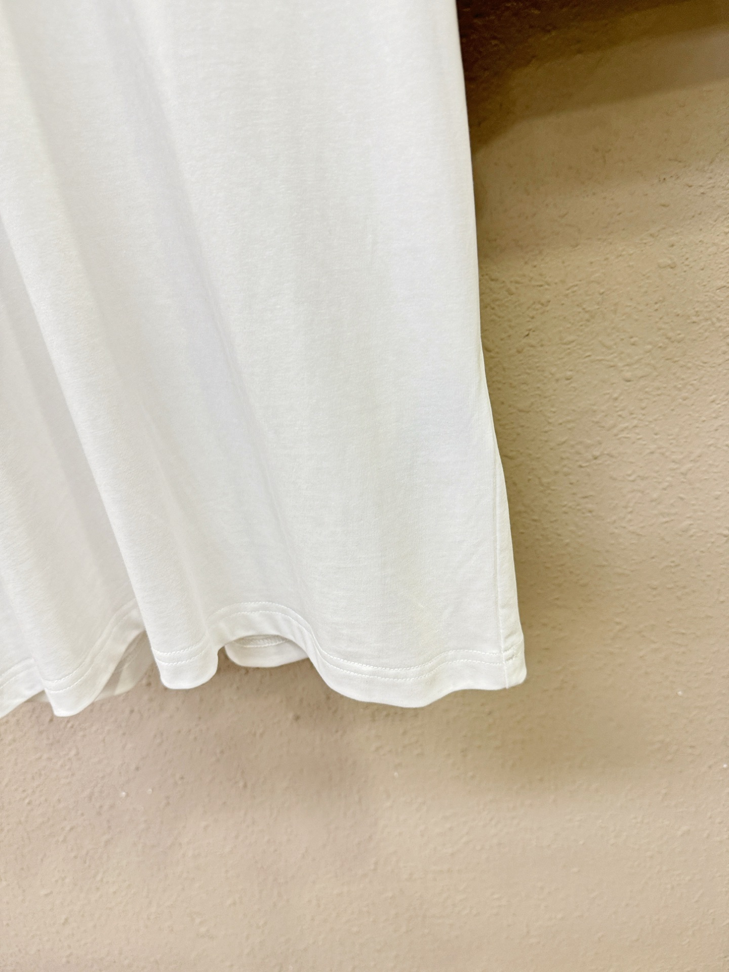 LOEWE罗意威 2026新款短袖T恤！走秀图案时尚休闲短袖T恤衫！设计logo设计！极具设计精选客供面