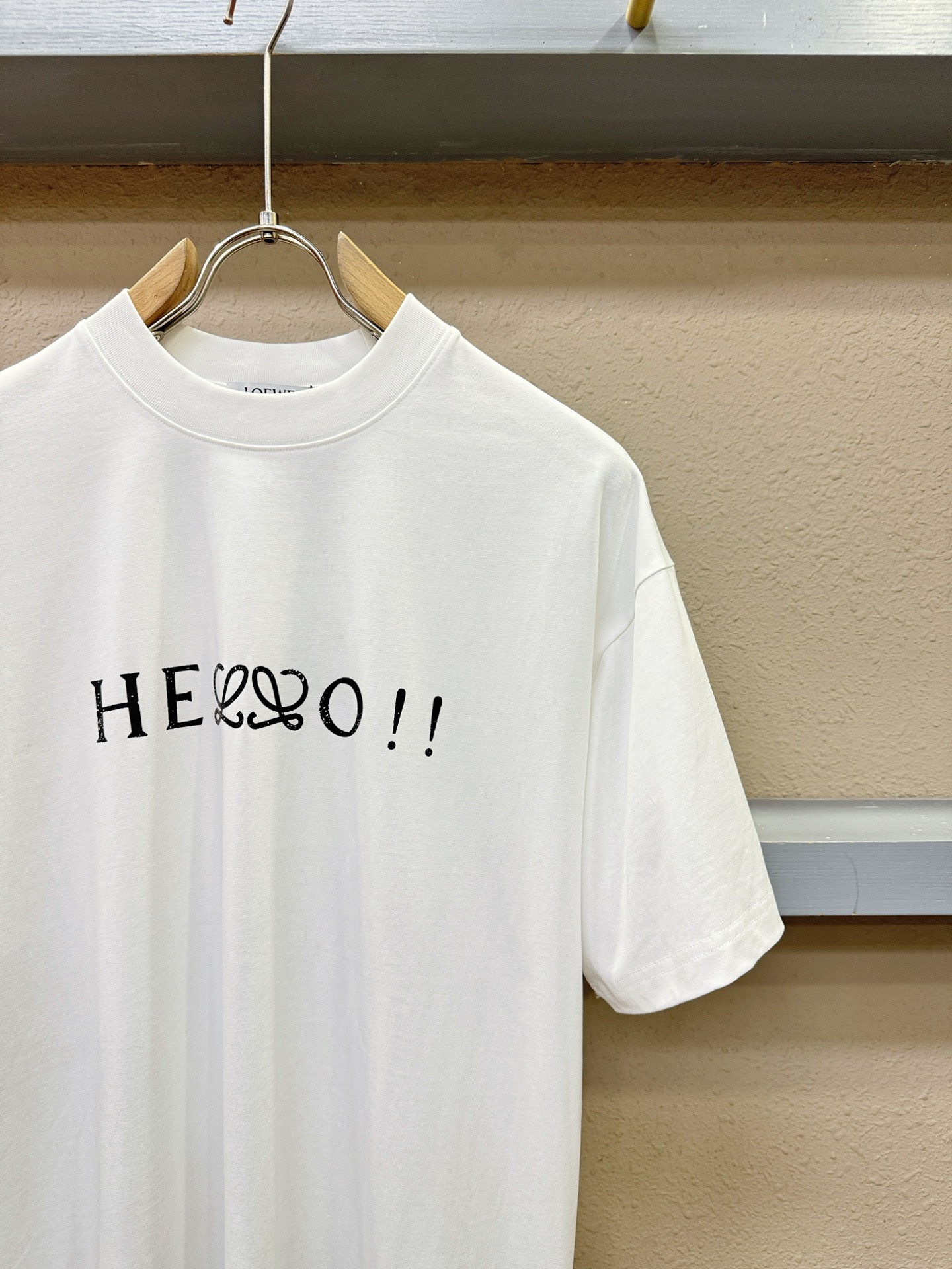 LOEWE罗意威 2026新款短袖T恤！走秀图案时尚休闲短袖T恤衫！设计logo设计！极具设计精选客供面