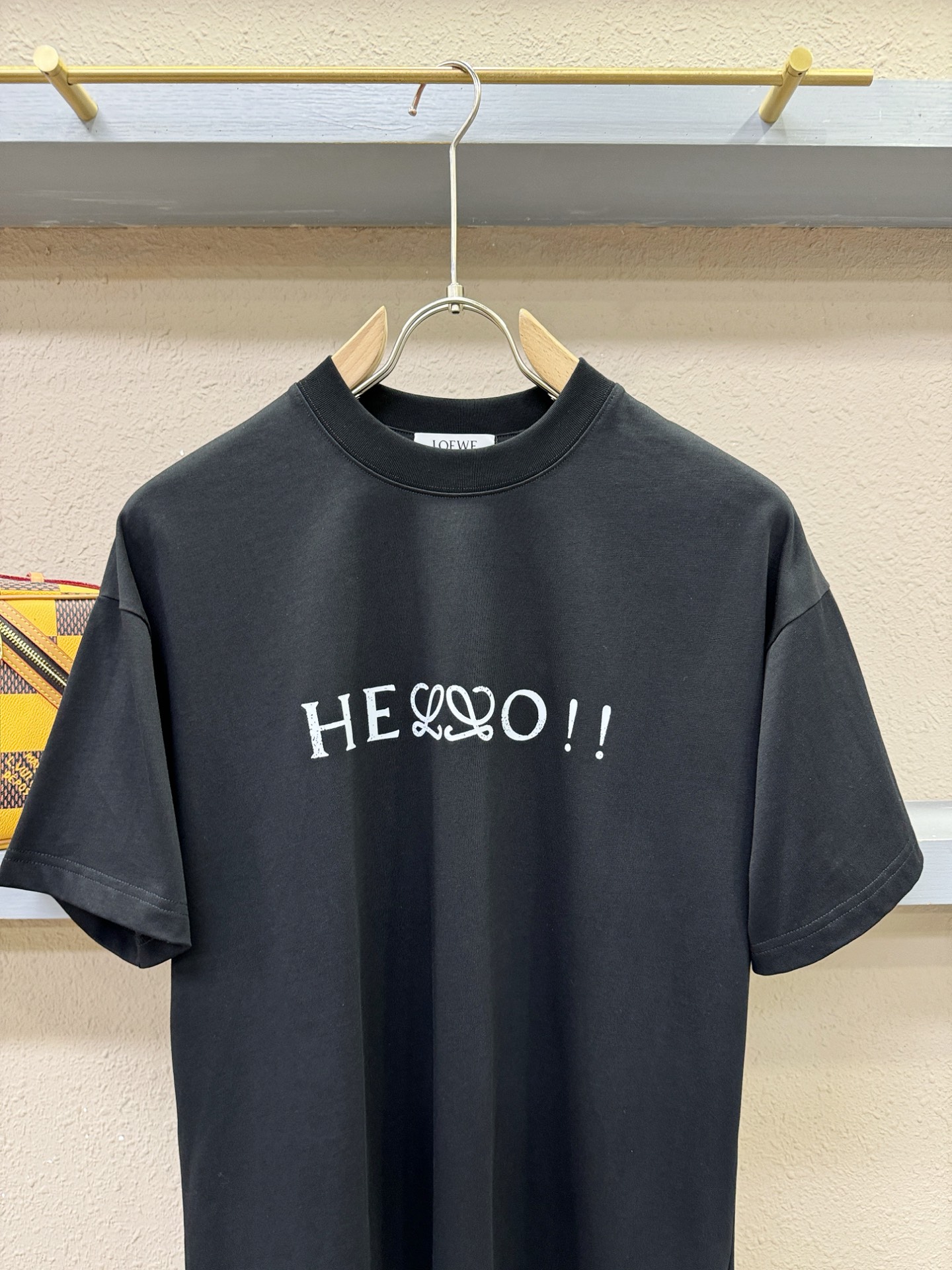 LOEWE罗意威 2026新款短袖T恤！走秀图案时尚休闲短袖T恤衫！设计logo设计！极具设计精选客供面