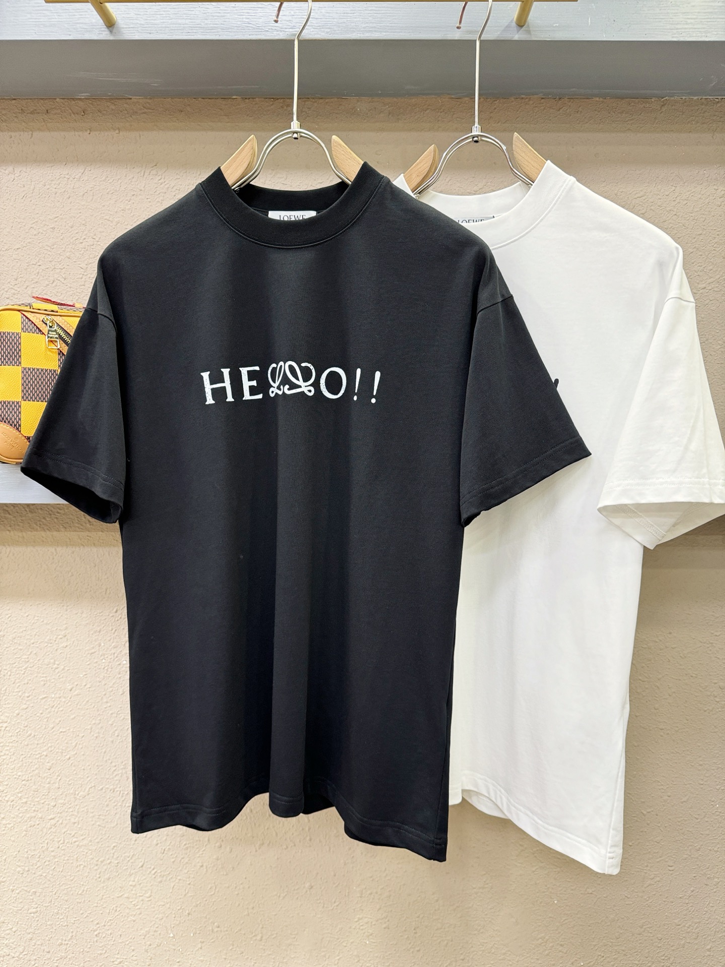 LOEWE罗意威 2026新款短袖T恤！走秀图案时尚休闲短袖T恤衫！设计logo设计！极具设计精选客供面