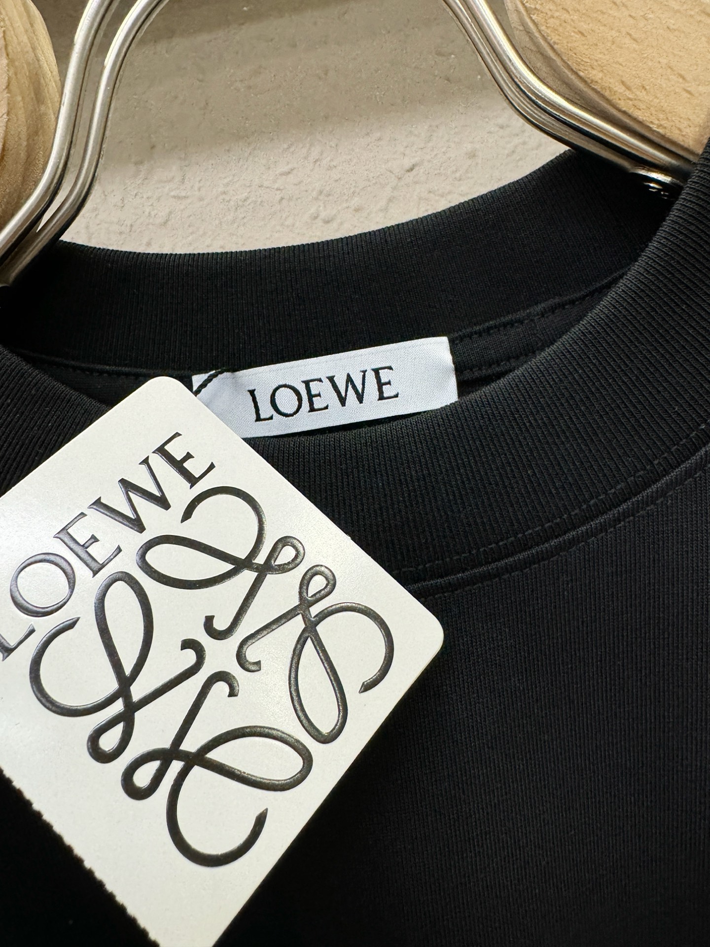 LOEWE罗意威 2026新款短袖T恤！走秀图案时尚休闲短袖T恤衫！设计logo设计！极具设计精选客供面