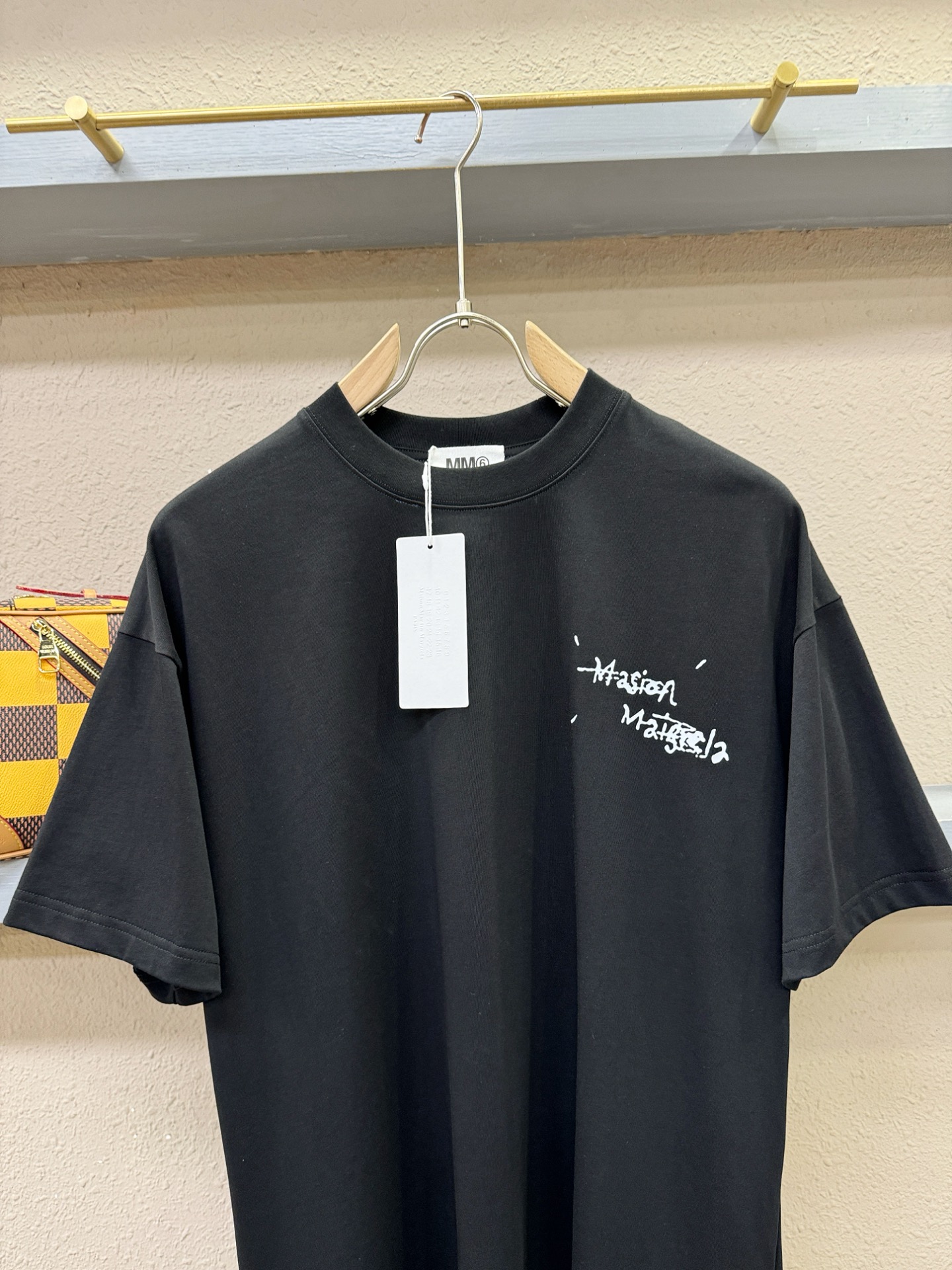 马吉拉 2026新款短袖T恤！走秀图案时尚休闲短袖T恤衫！设计logo设计！极具设计精选客供面料，手感柔