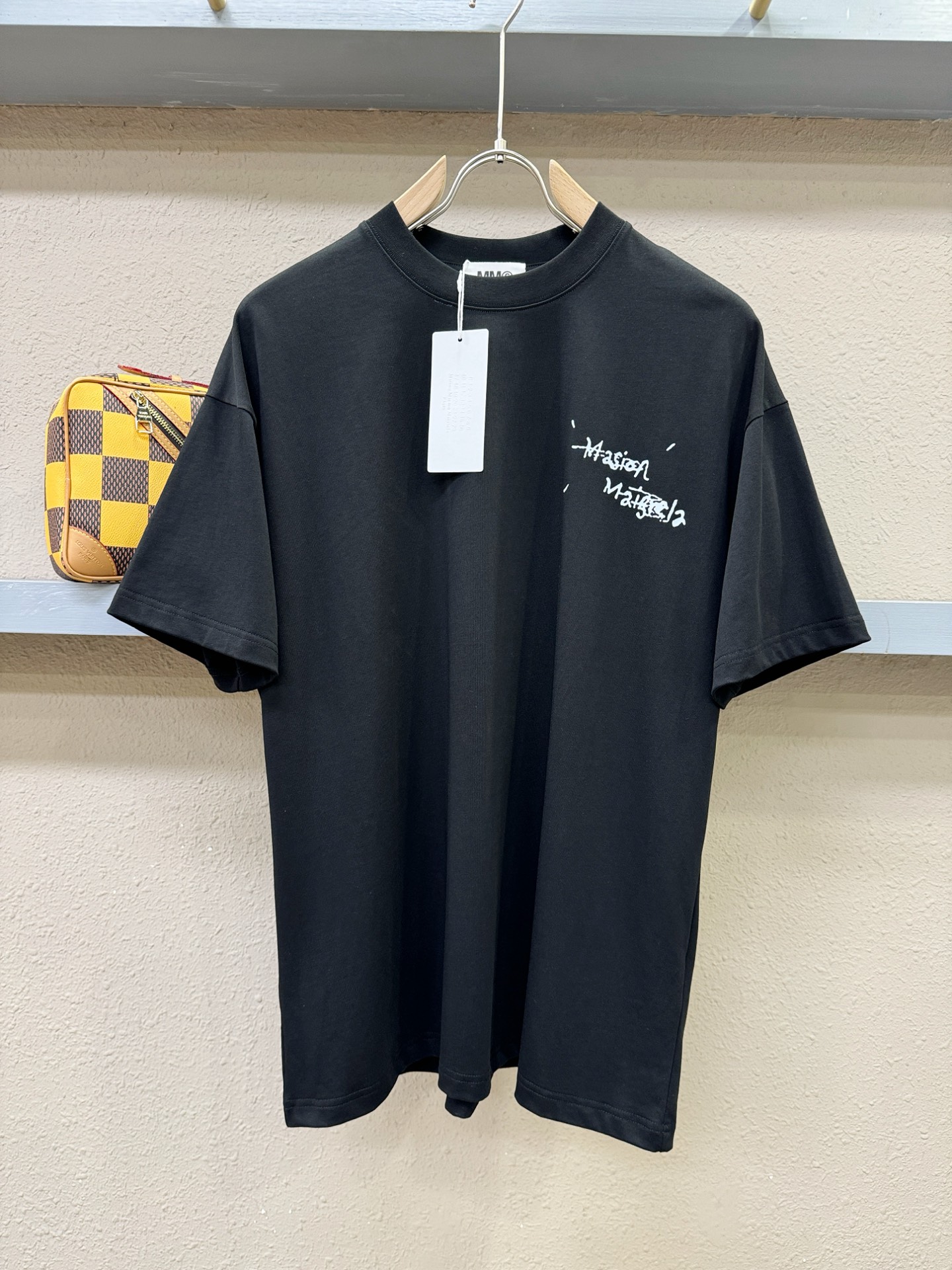 马吉拉 2026新款短袖T恤！走秀图案时尚休闲短袖T恤衫！设计logo设计！极具设计精选客供面料，手感柔