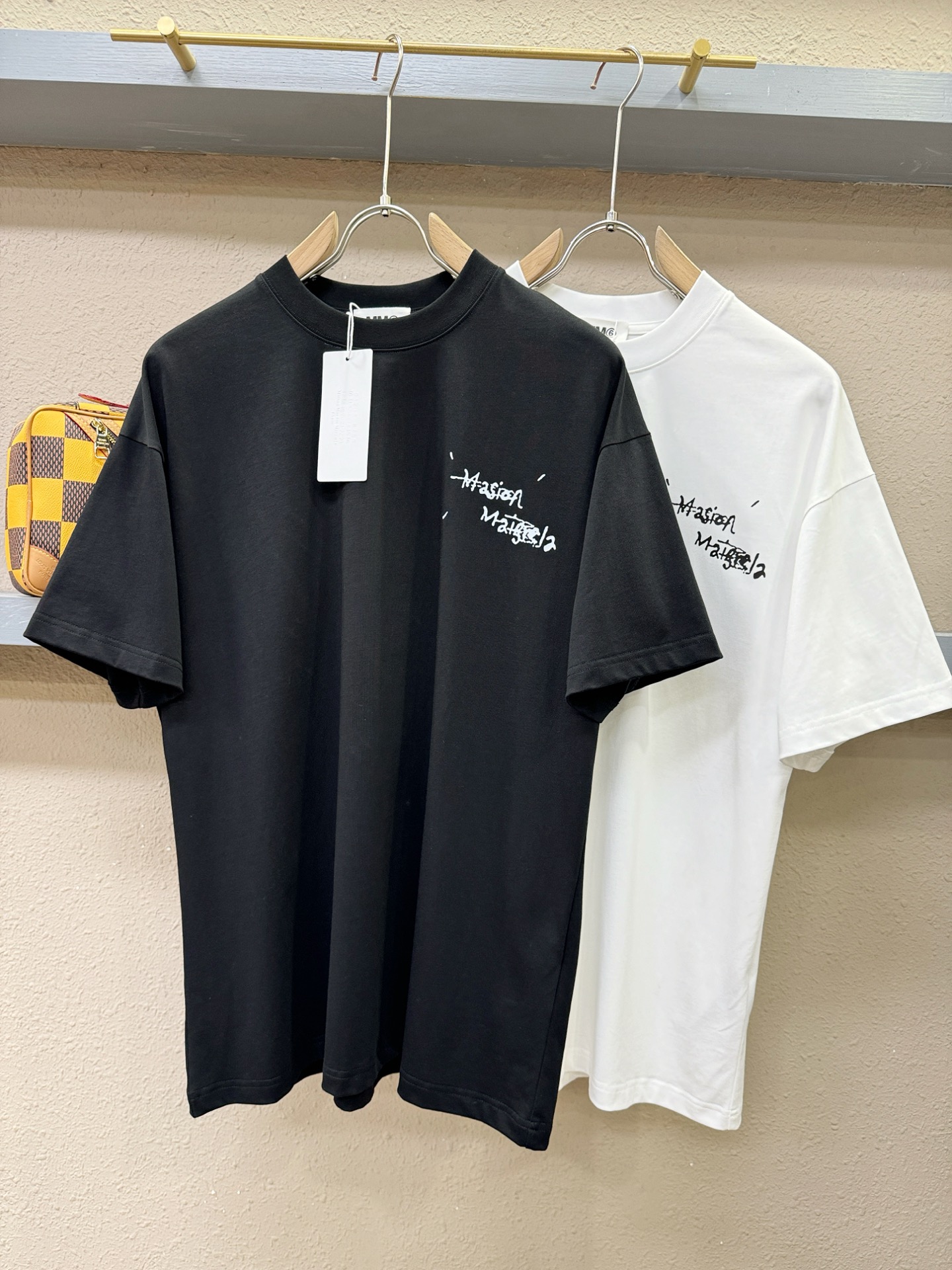 马吉拉 2026新款短袖T恤！走秀图案时尚休闲短袖T恤衫！设计logo设计！极具设计精选客供面料，手感柔