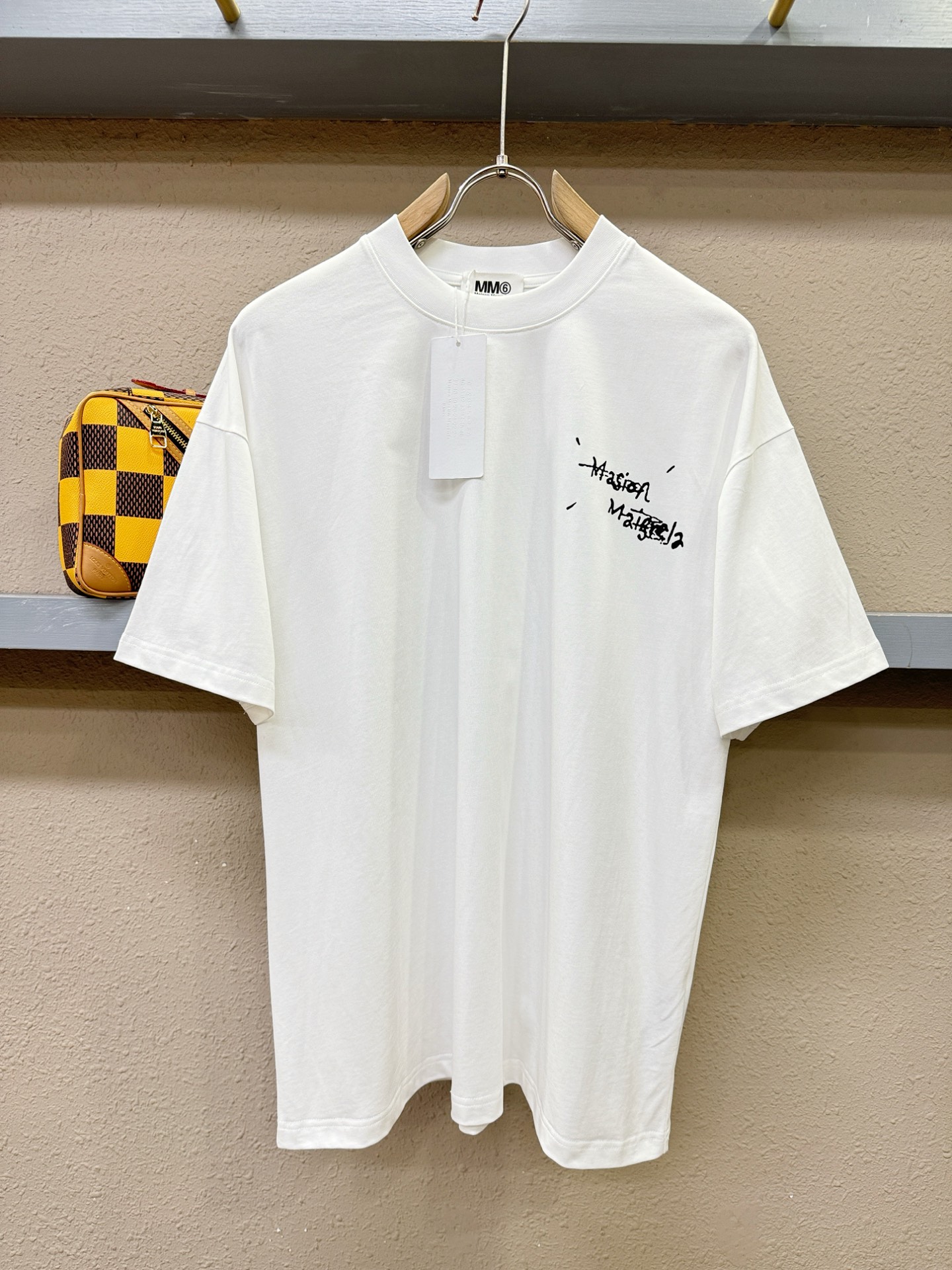 马吉拉 2026新款短袖T恤！走秀图案时尚休闲短袖T恤衫！设计logo设计！极具设计精选客供面料，手感柔