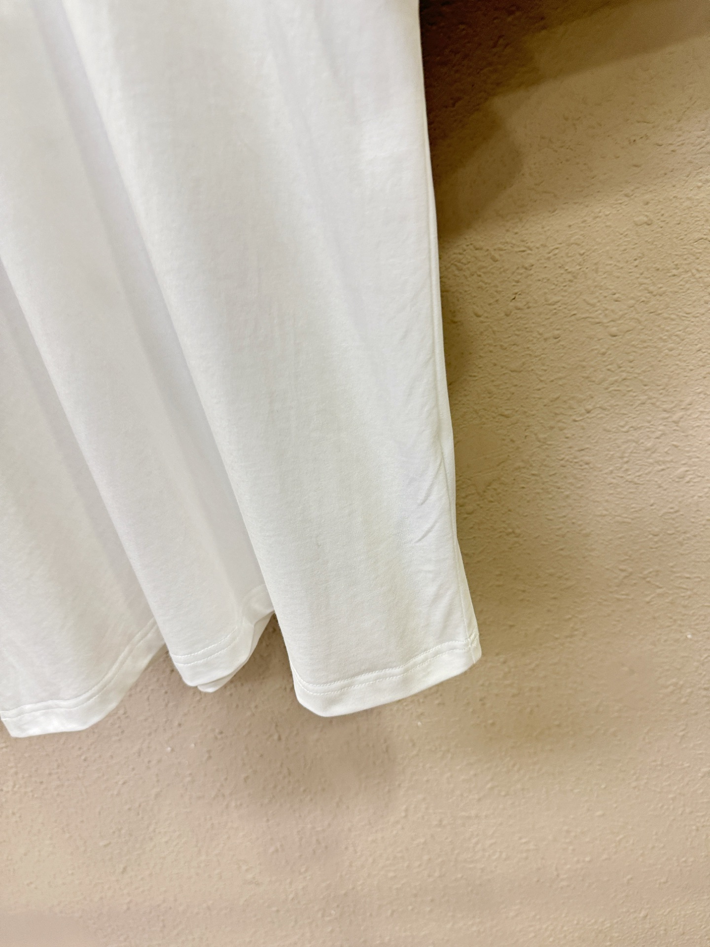 马吉拉 2026新款短袖T恤！走秀图案时尚休闲短袖T恤衫！设计logo设计！极具设计精选客供面料，手感柔