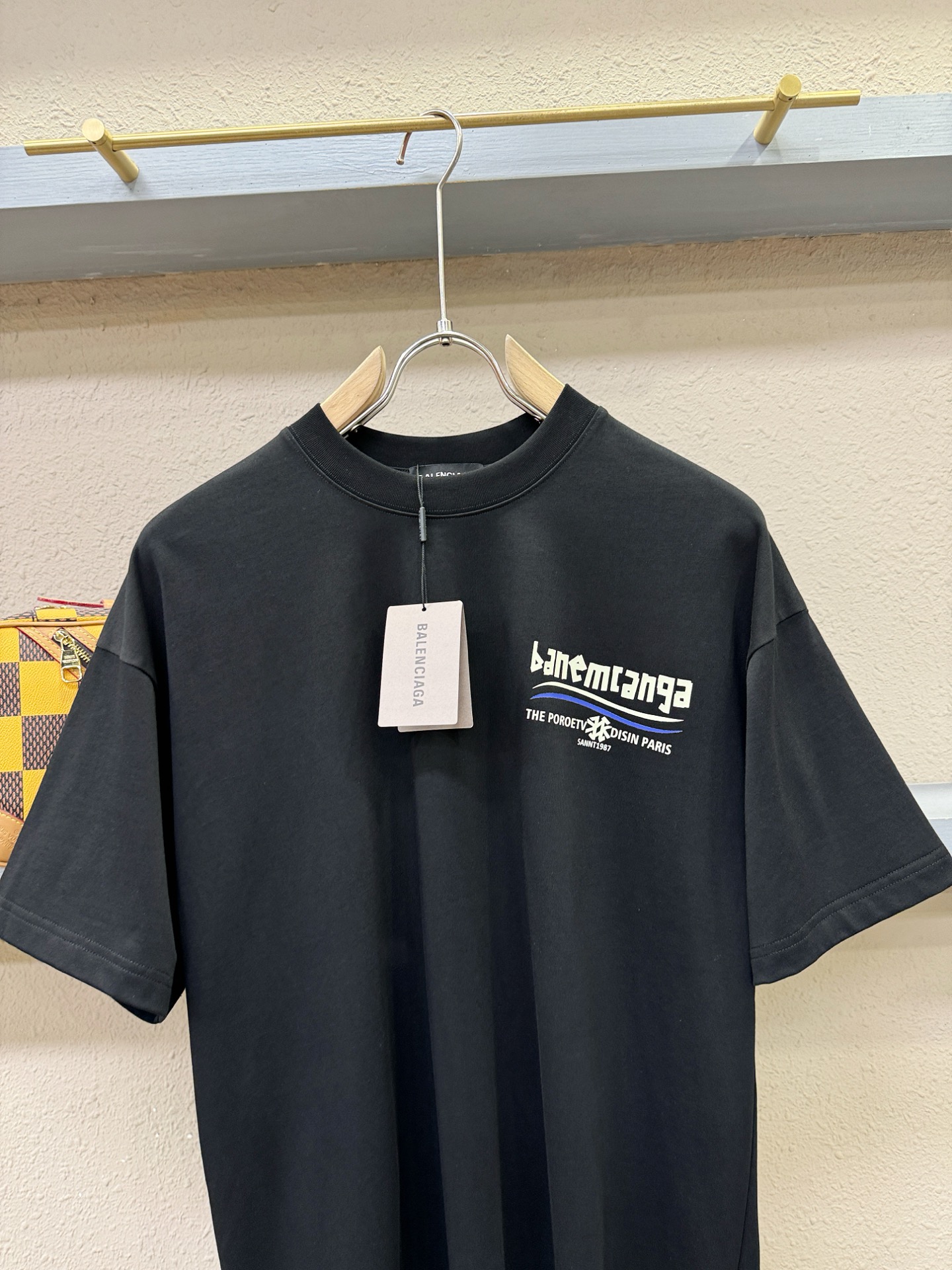 Balenciaga巴黎世家 2026新款短袖T恤！走秀图案时尚休闲短袖T恤衫！设计logo设计！极具设