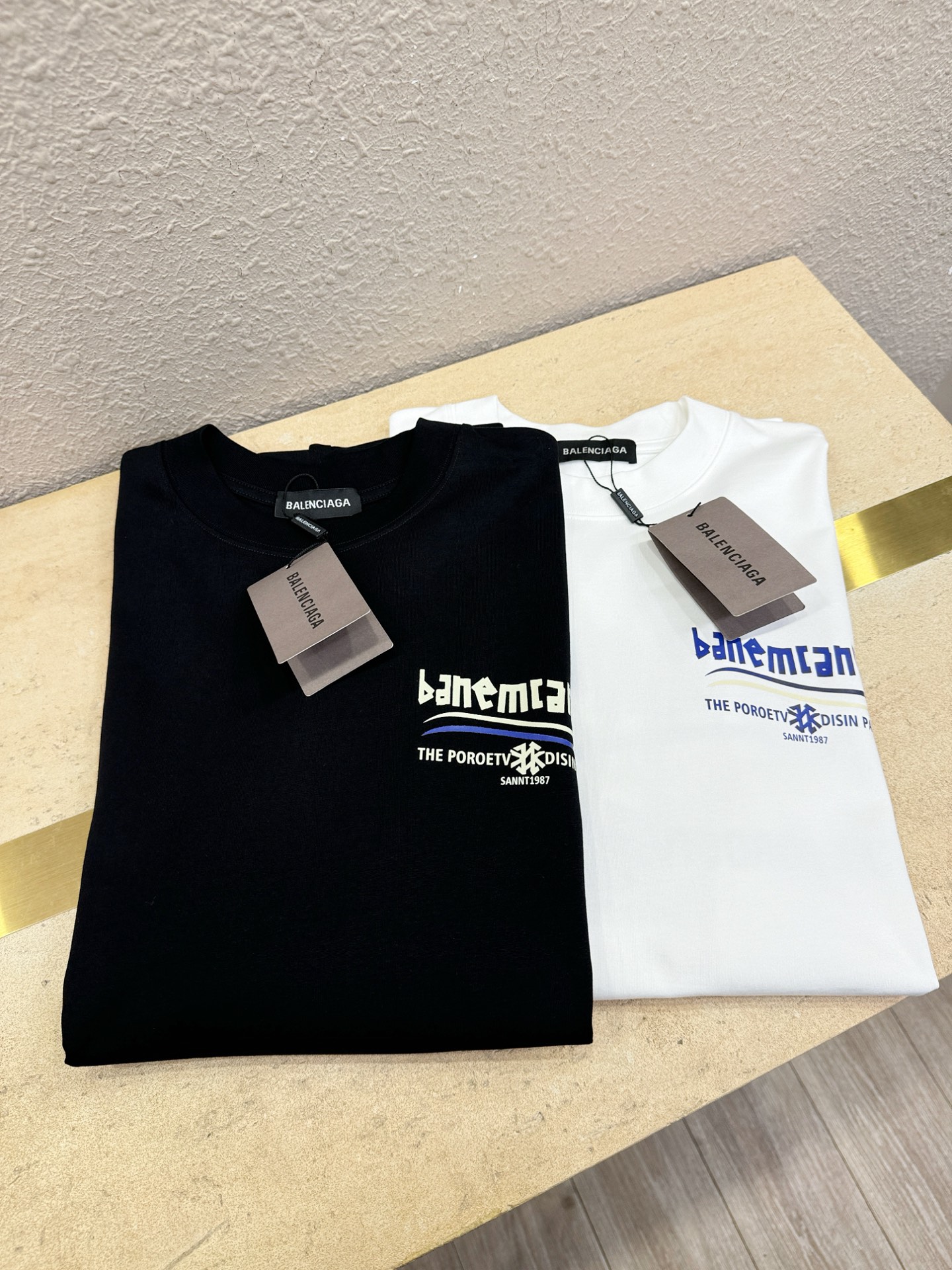 Balenciaga巴黎世家 2026新款短袖T恤！走秀图案时尚休闲短袖T恤衫！设计logo设计！极具设