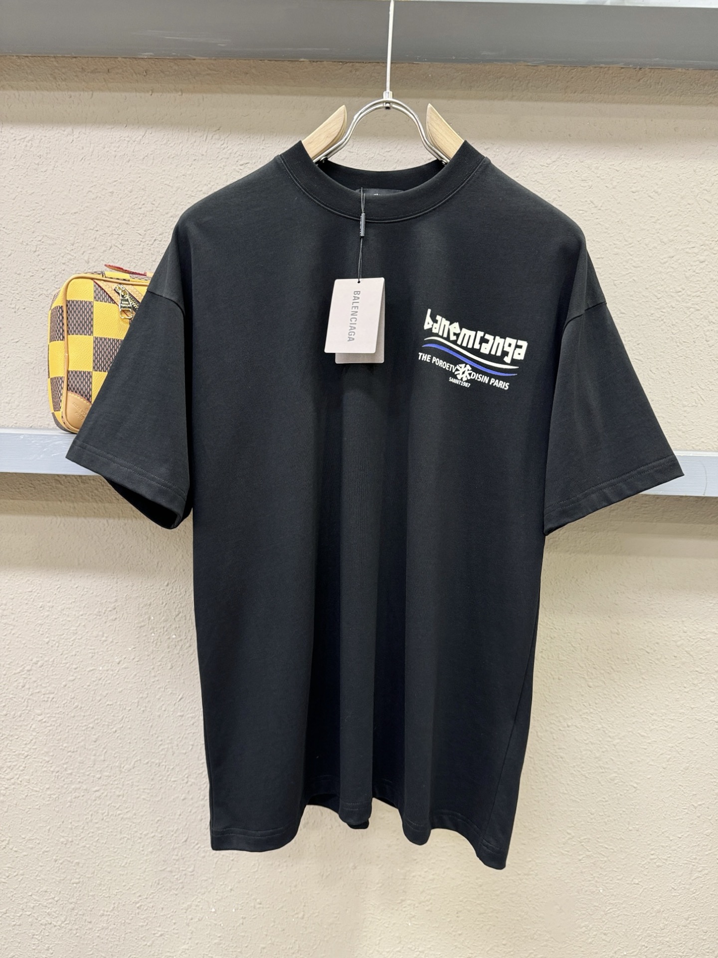 Balenciaga巴黎世家 2026新款短袖T恤！走秀图案时尚休闲短袖T恤衫！设计logo设计！极具设