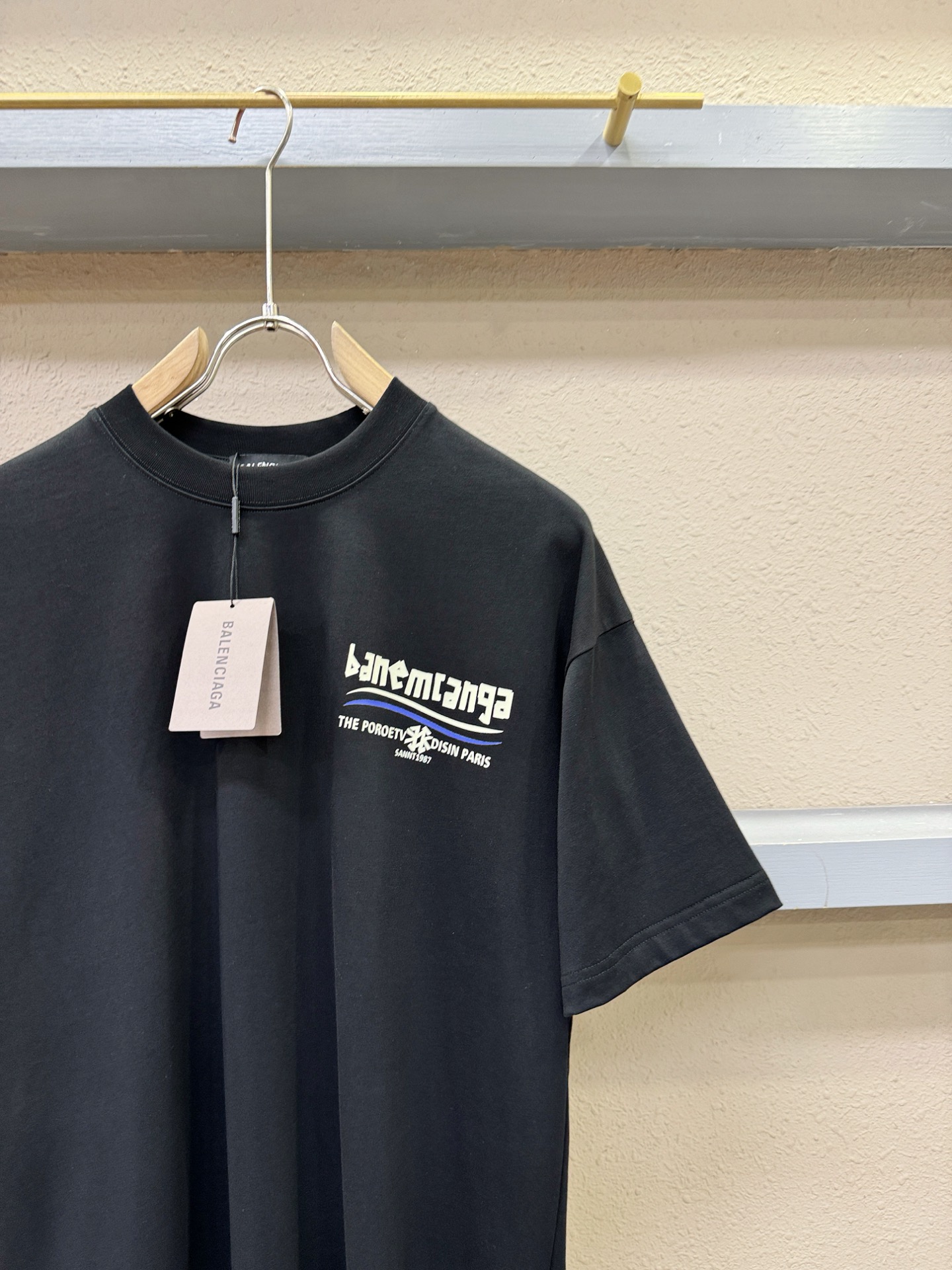 Balenciaga巴黎世家 2026新款短袖T恤！走秀图案时尚休闲短袖T恤衫！设计logo设计！极具设