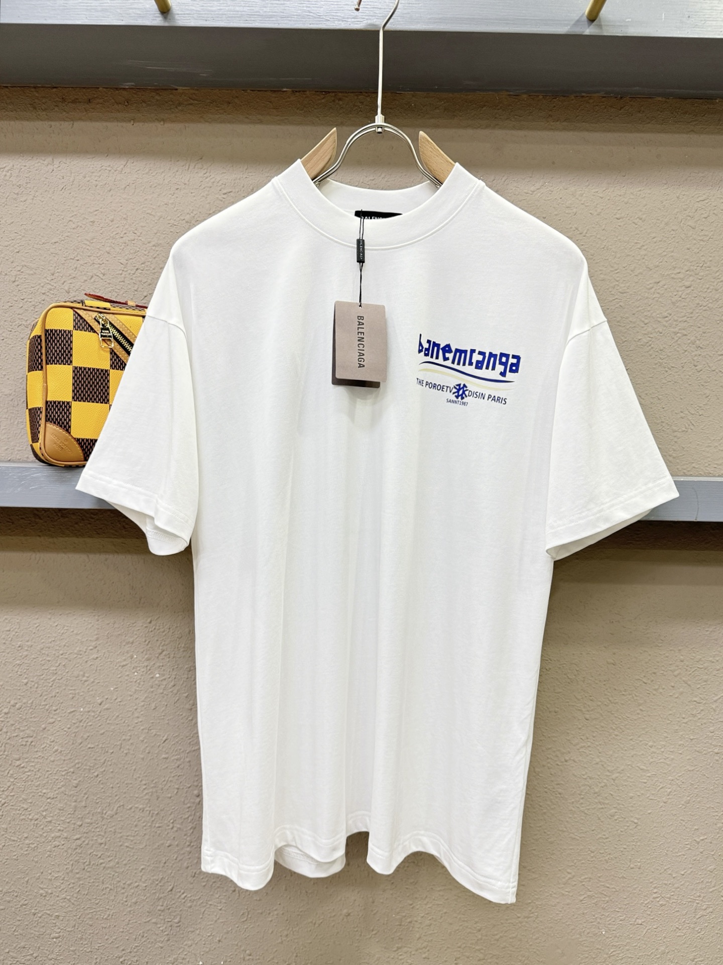 Balenciaga巴黎世家 2026新款短袖T恤！走秀图案时尚休闲短袖T恤衫！设计logo设计！极具设