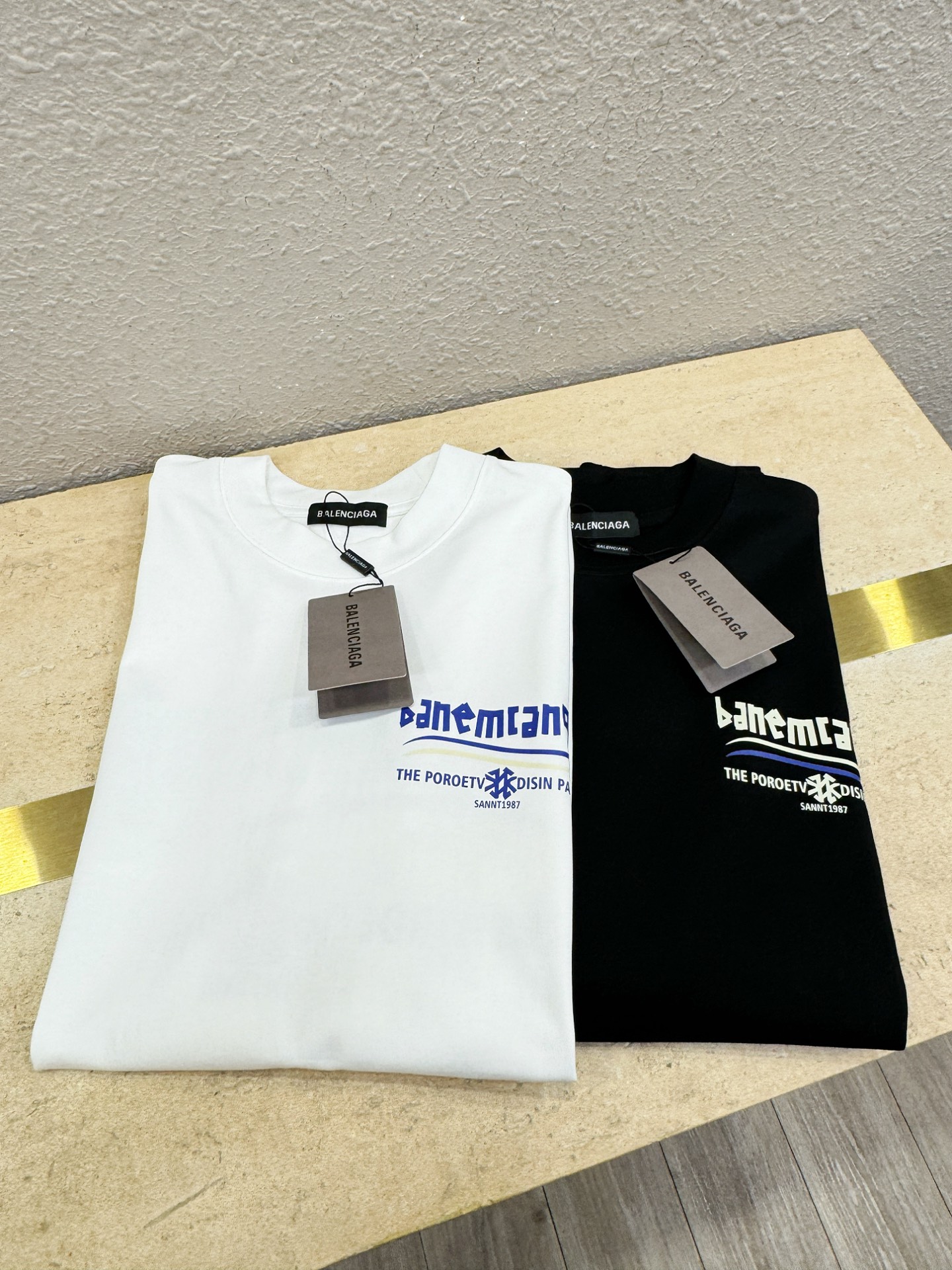 Balenciaga巴黎世家 2026新款短袖T恤！走秀图案时尚休闲短袖T恤衫！设计logo设计！极具设
